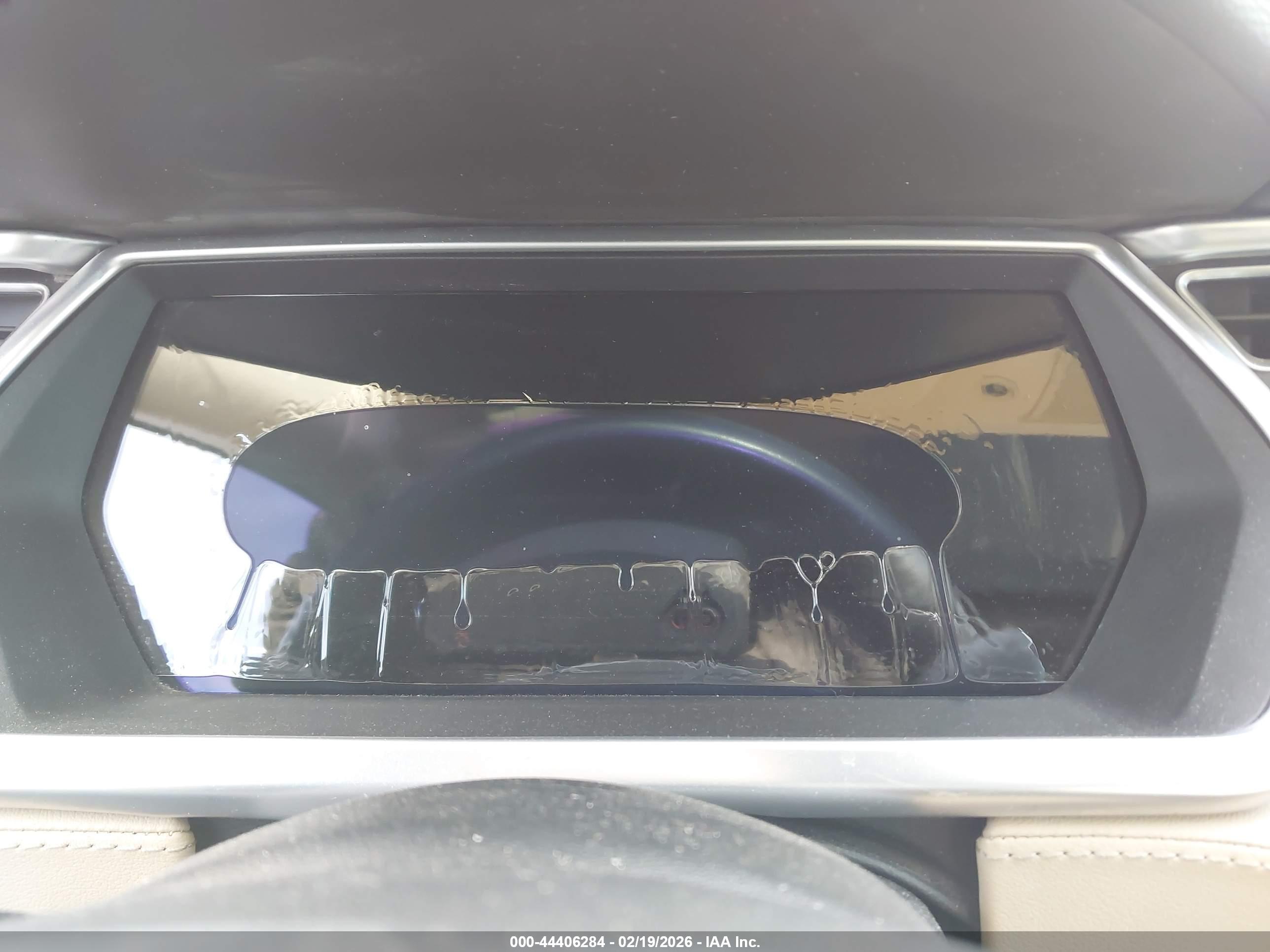 TESLA MODEL image 7