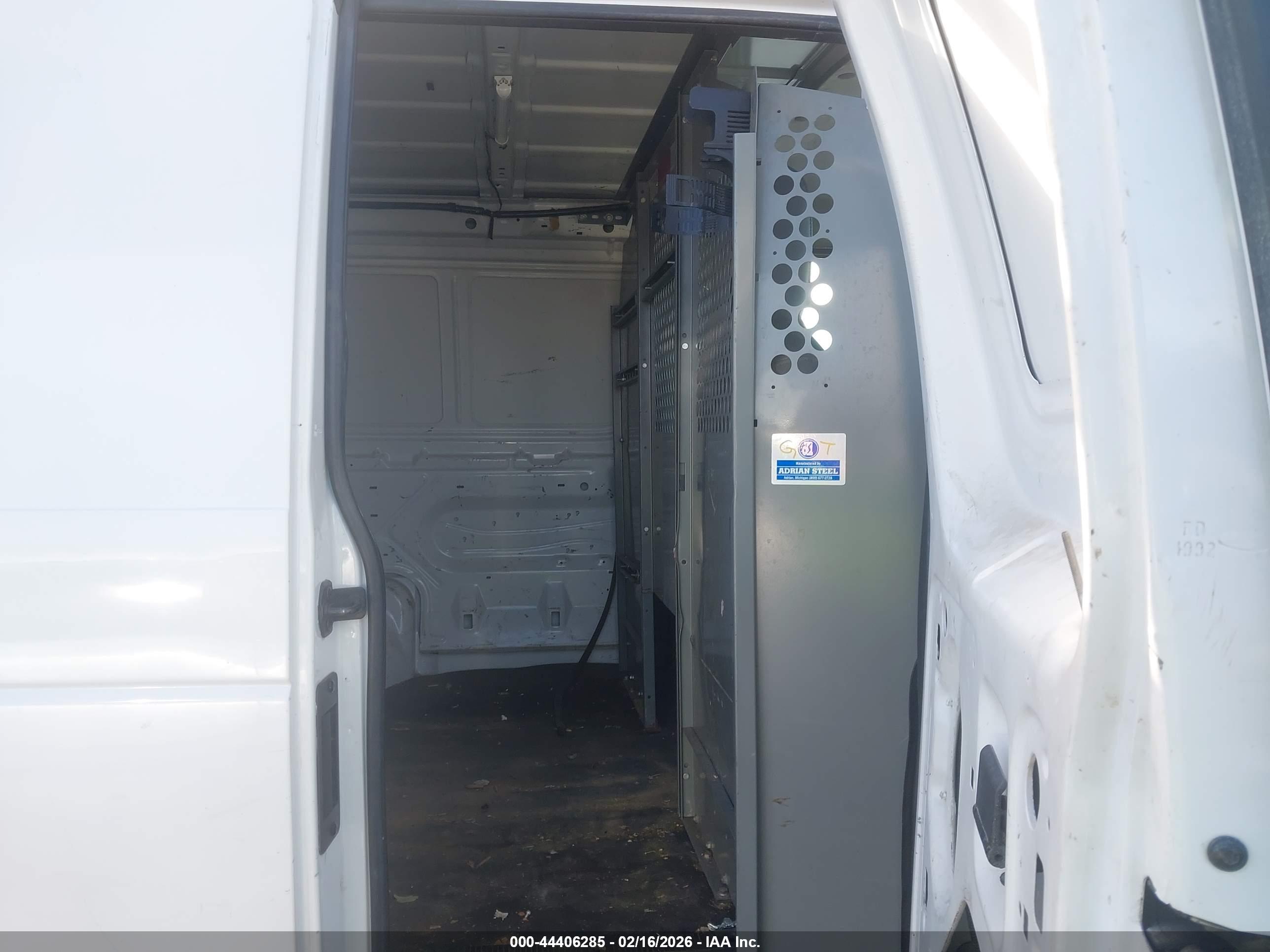 FORD E-350 image 8