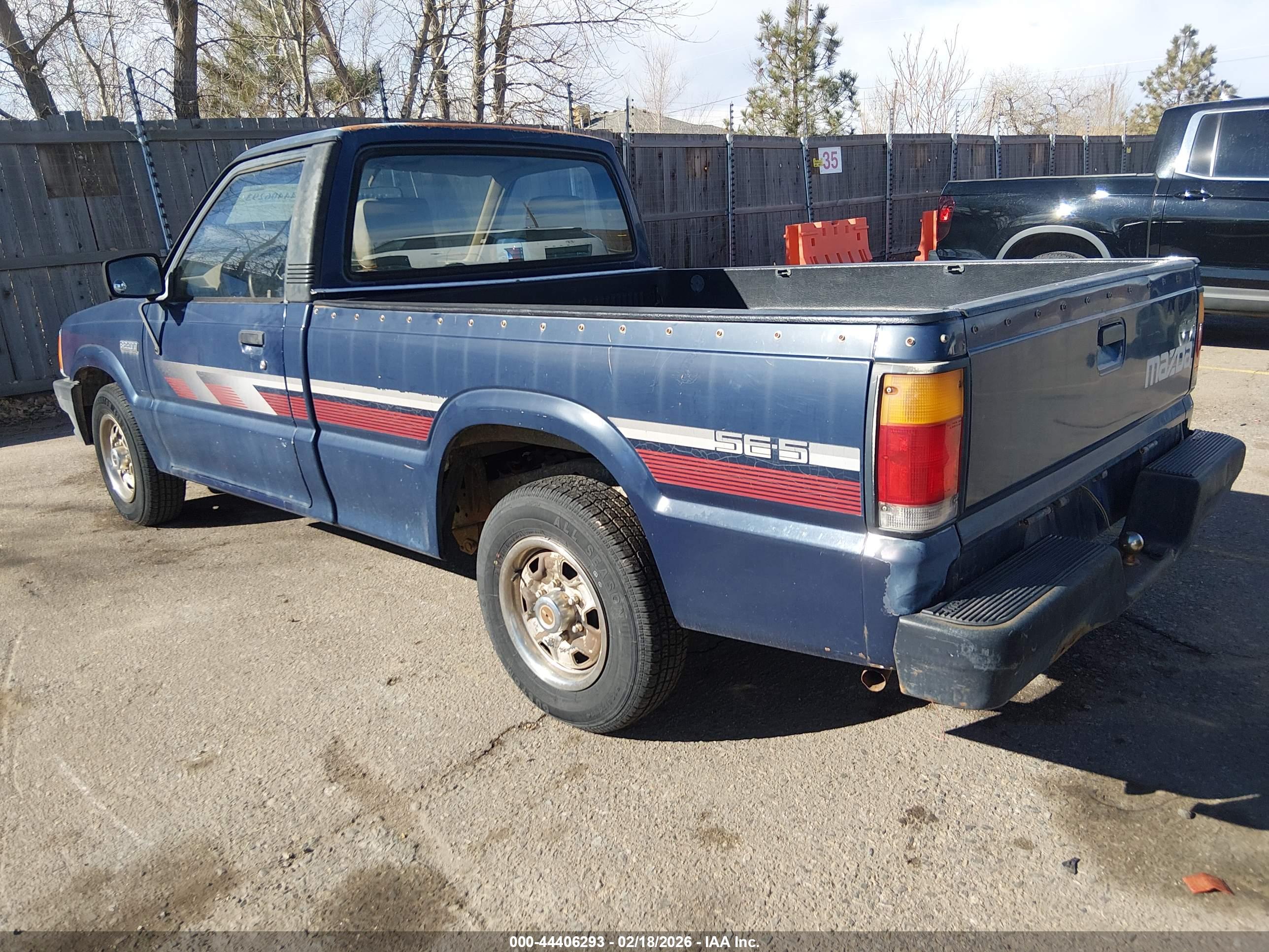 MAZDA B2200 image 3