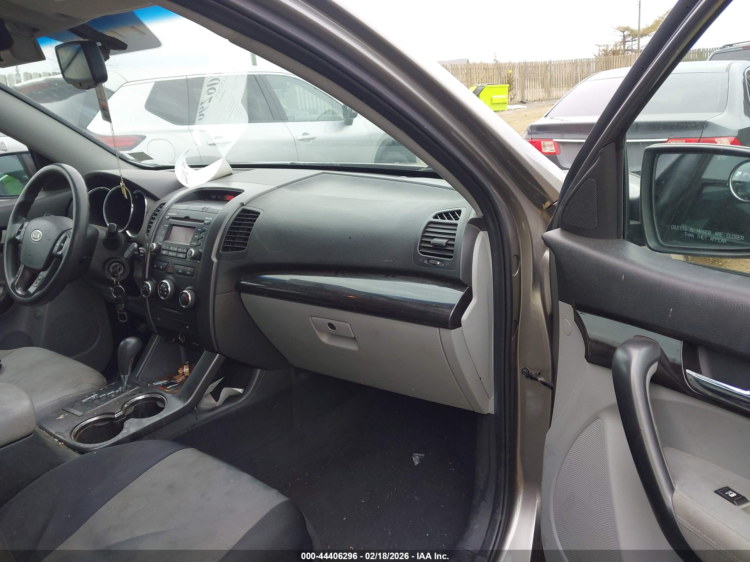 KIA SORENTO image 5