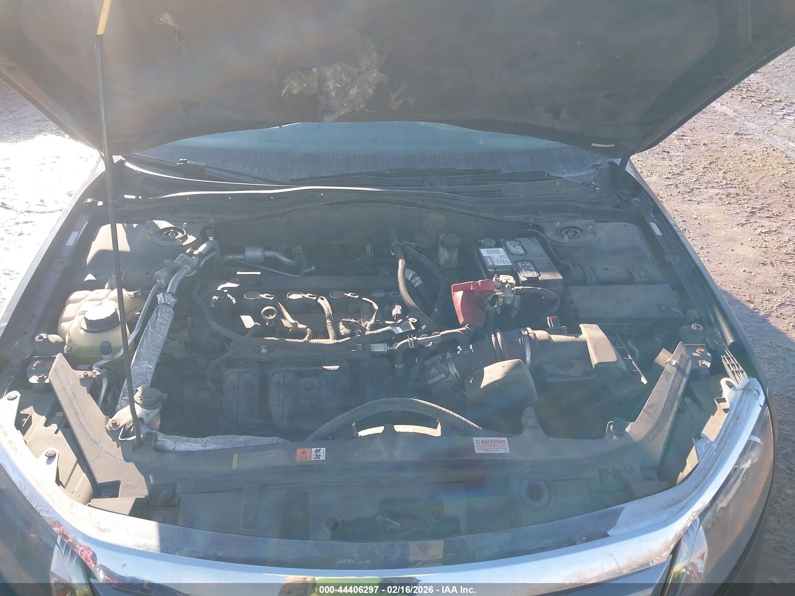 FORD FUSION image 10