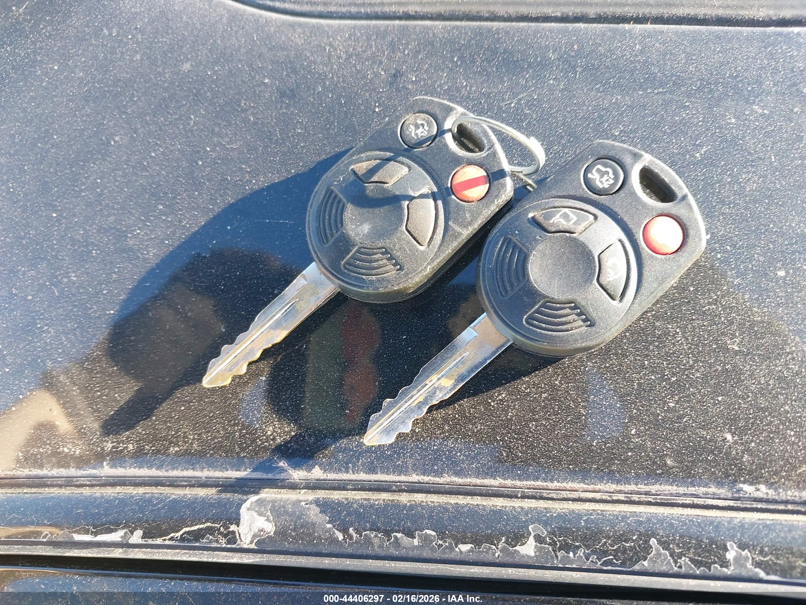 FORD FUSION image 11