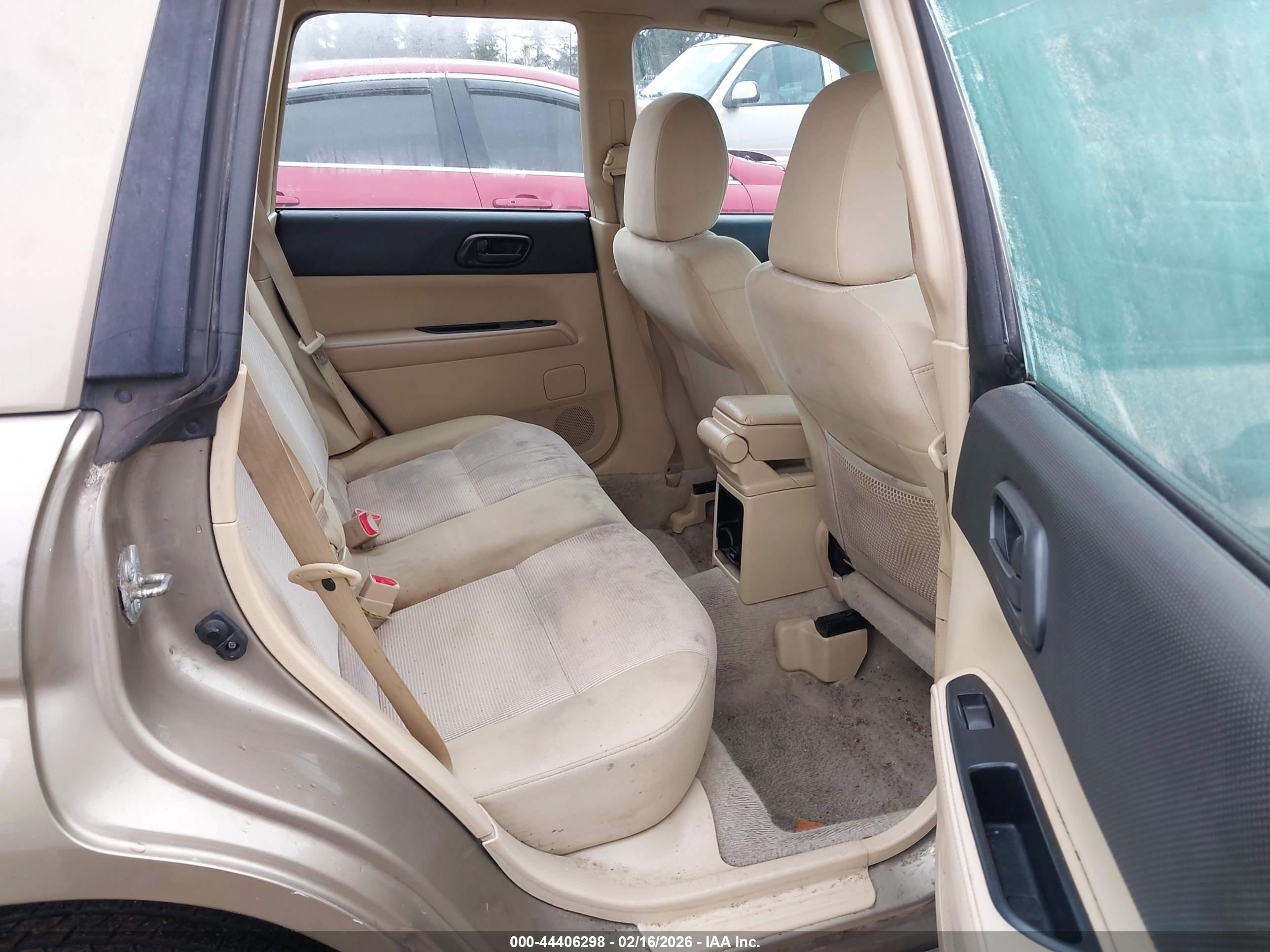 SUBARU FORESTER image 8