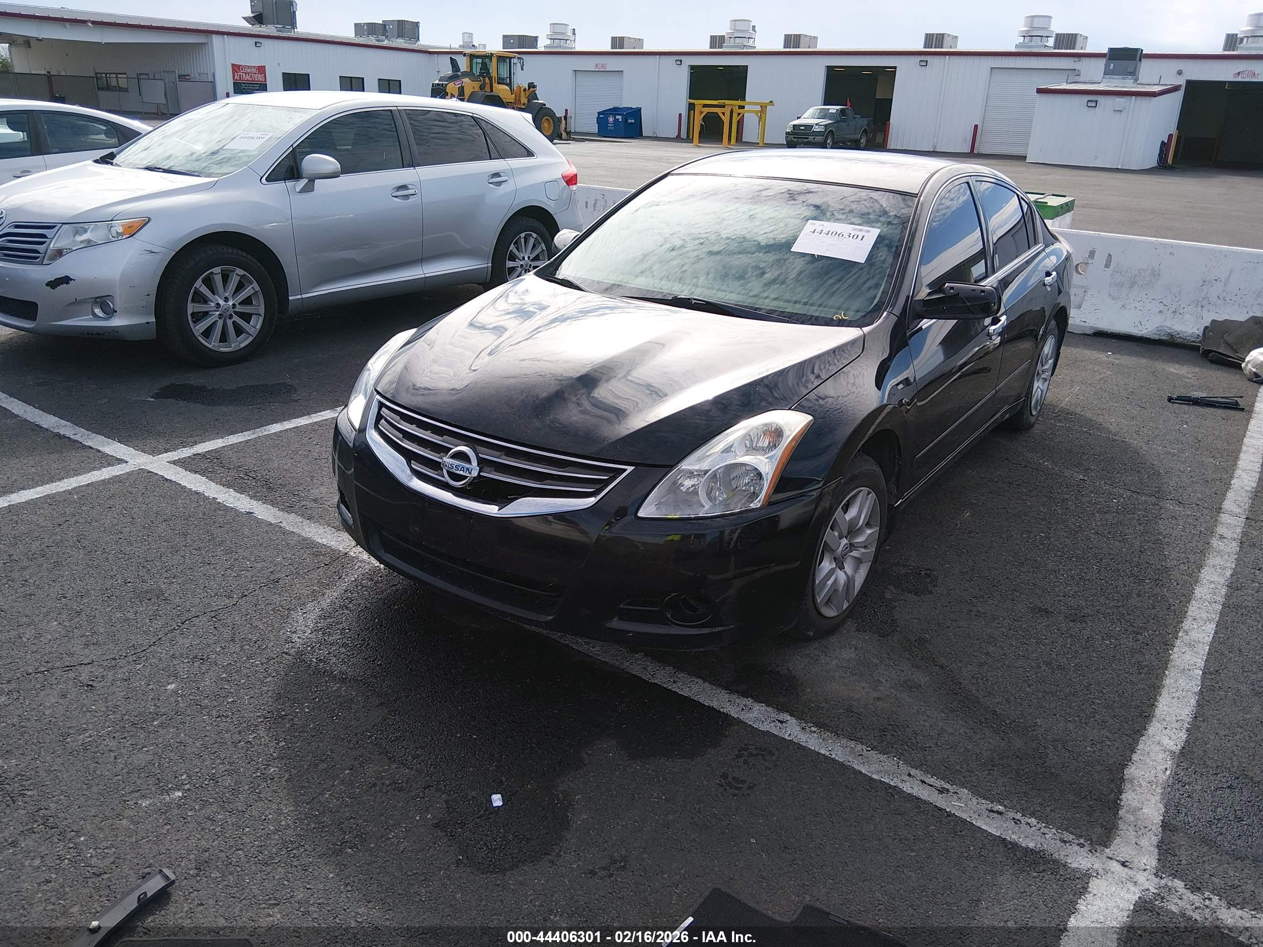 NISSAN ALTIMA image 2