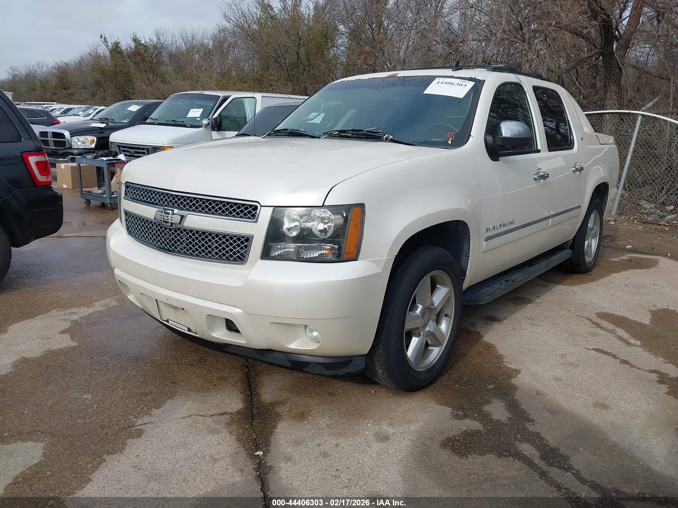 CHEVROLET AVALANCHE image 2
