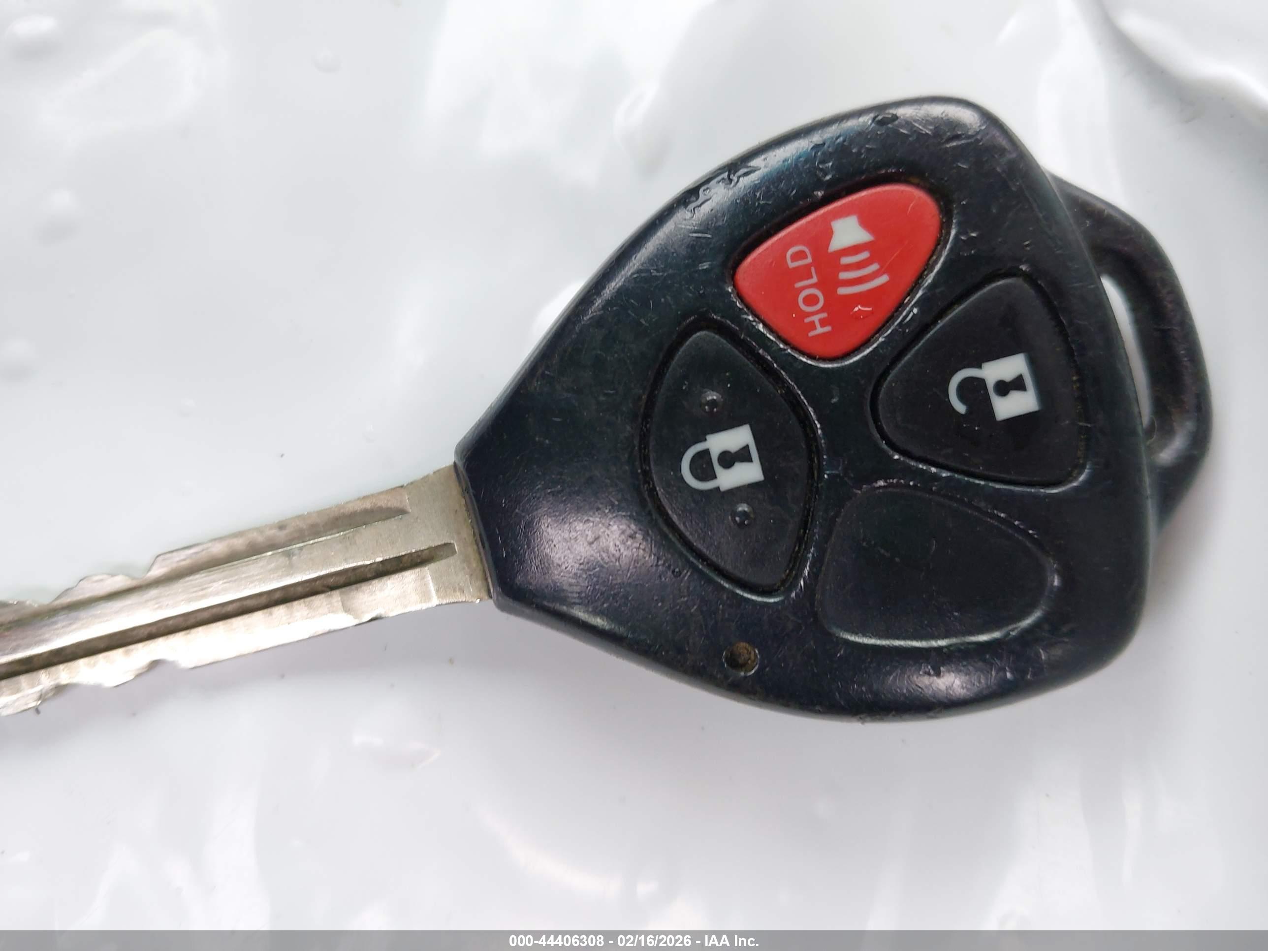 TOYOTA RAV4 image 11