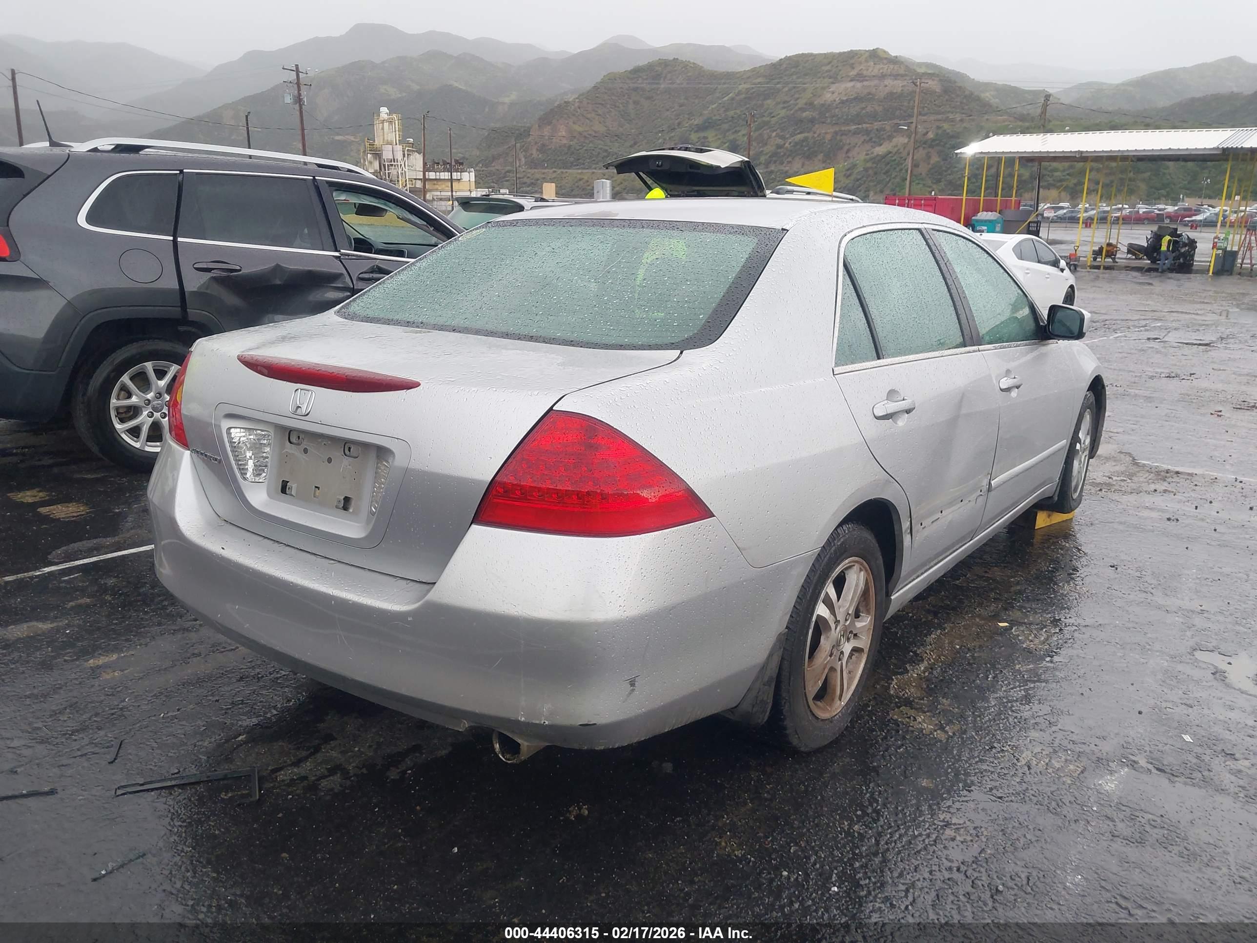HONDA ACCORD image 4