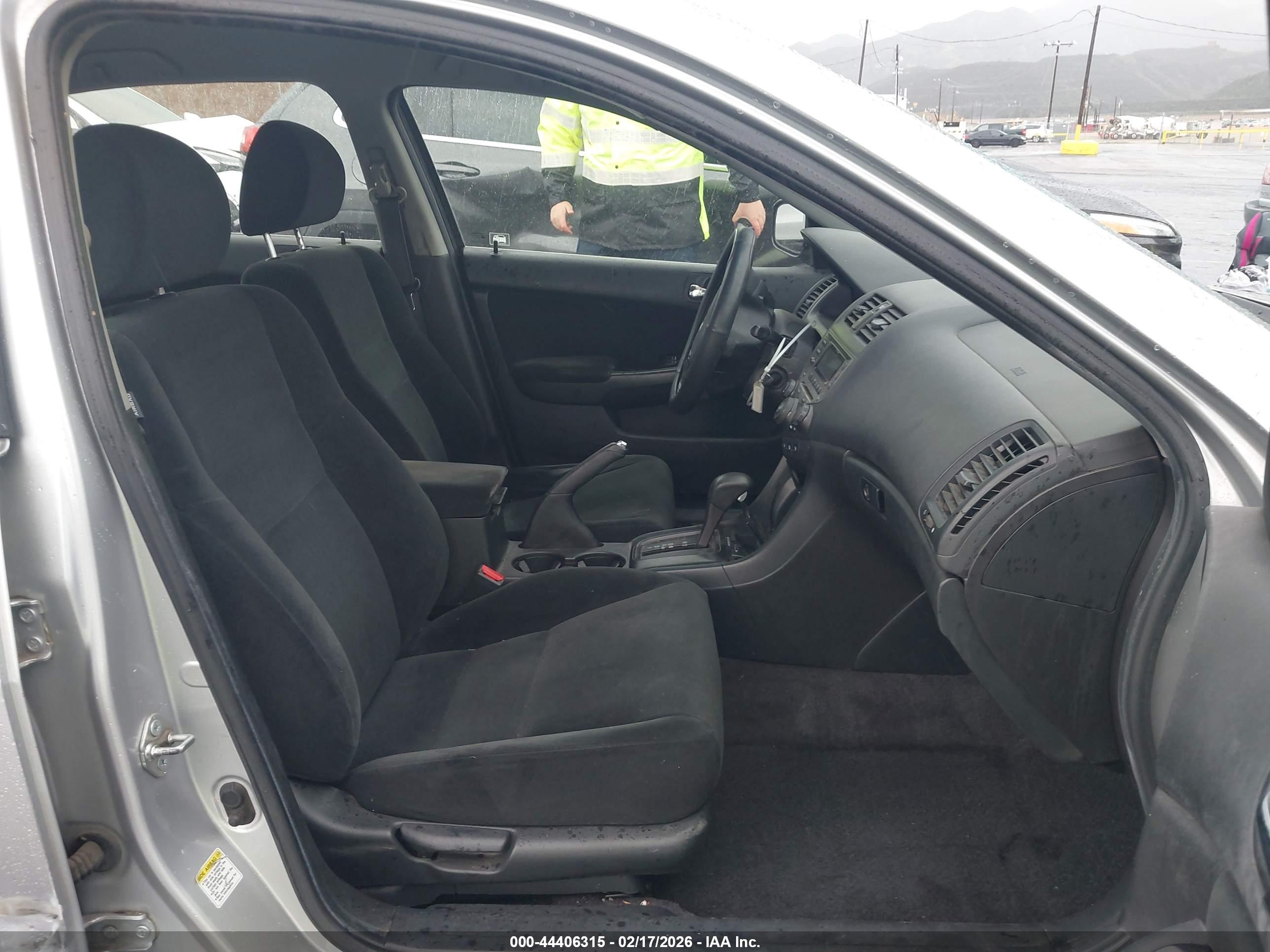 HONDA ACCORD image 5