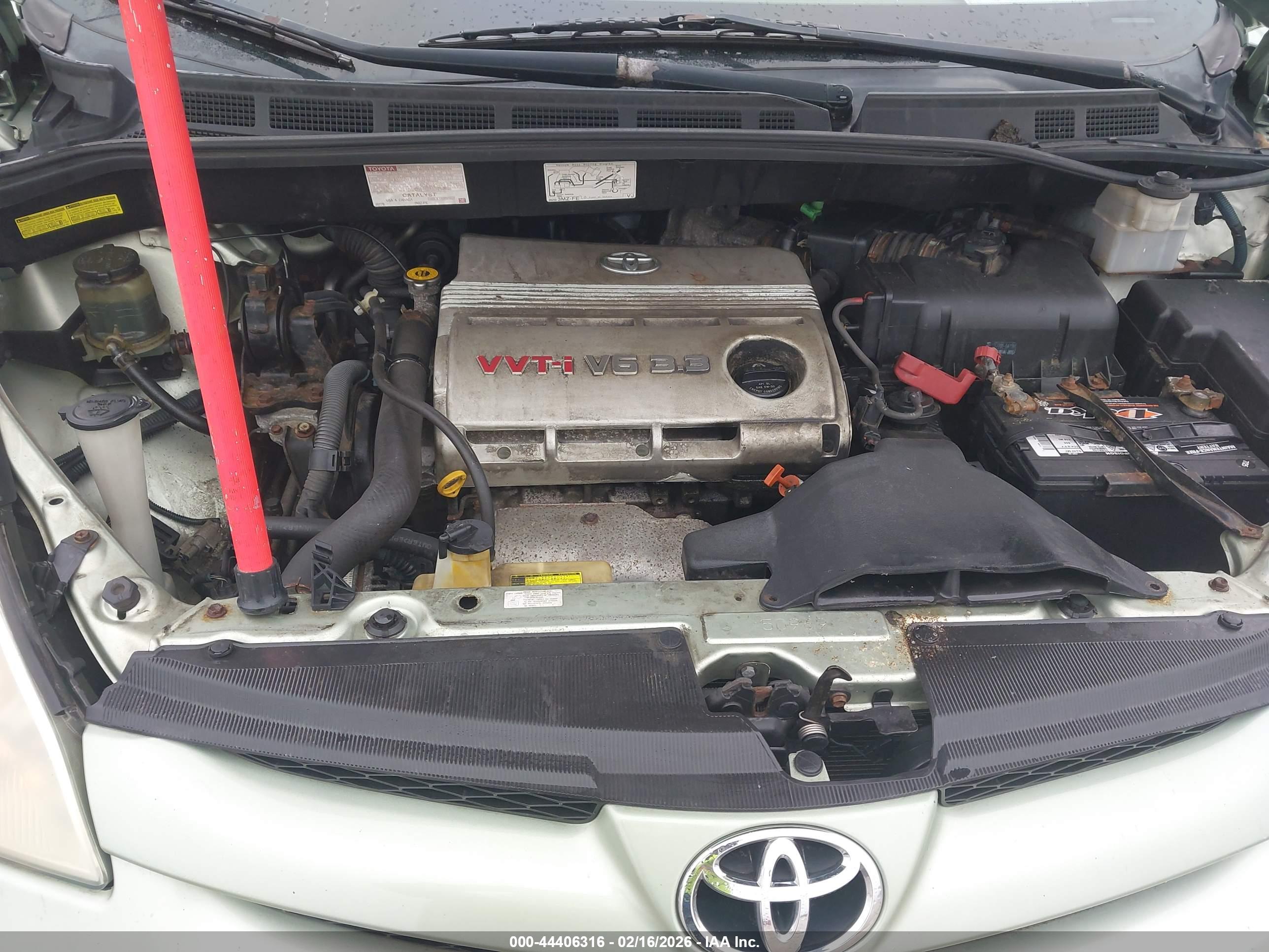 TOYOTA SIENNA image 10
