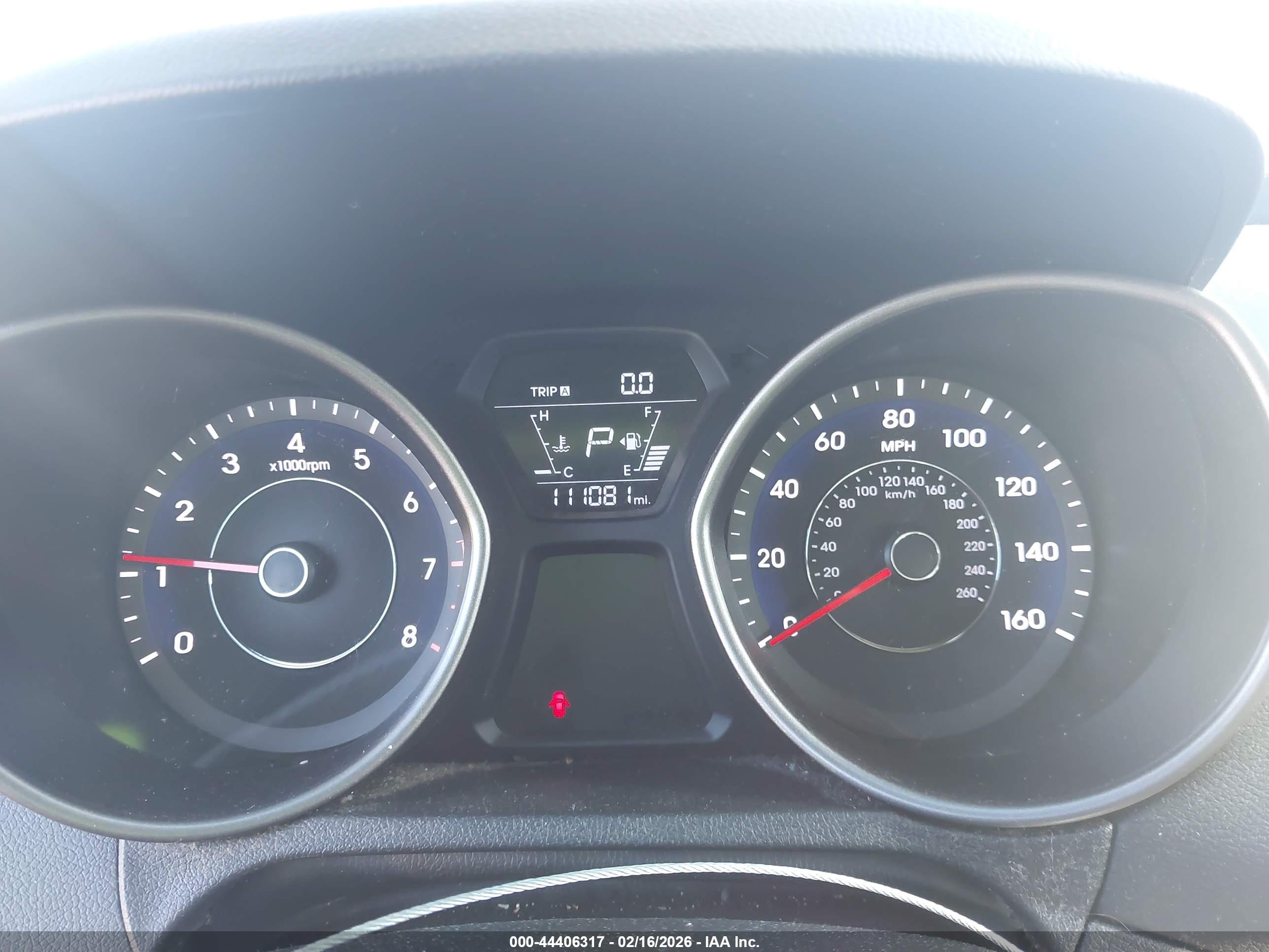 HYUNDAI ELANTRA image 7