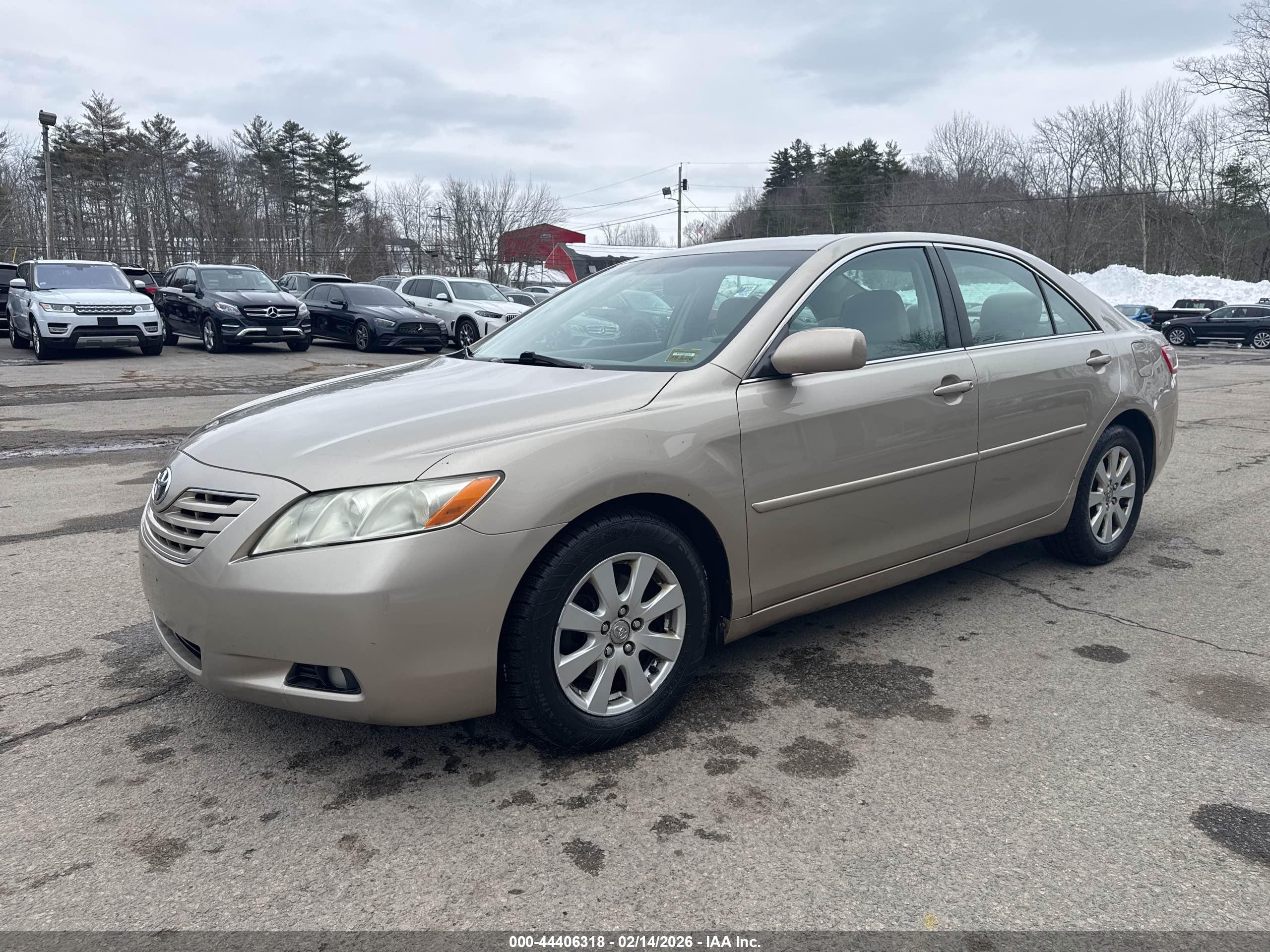 TOYOTA CAMRY image 2