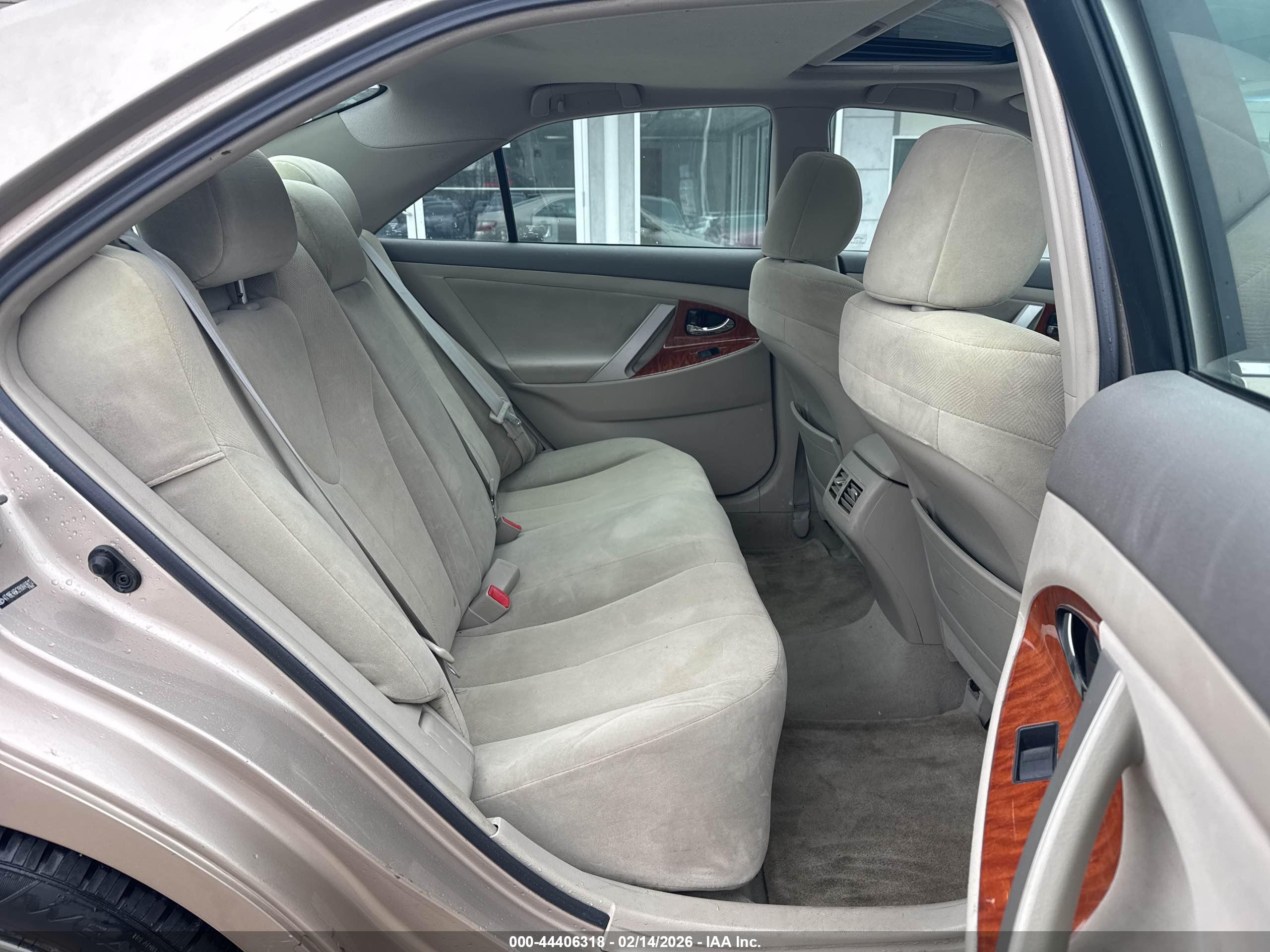 TOYOTA CAMRY image 8