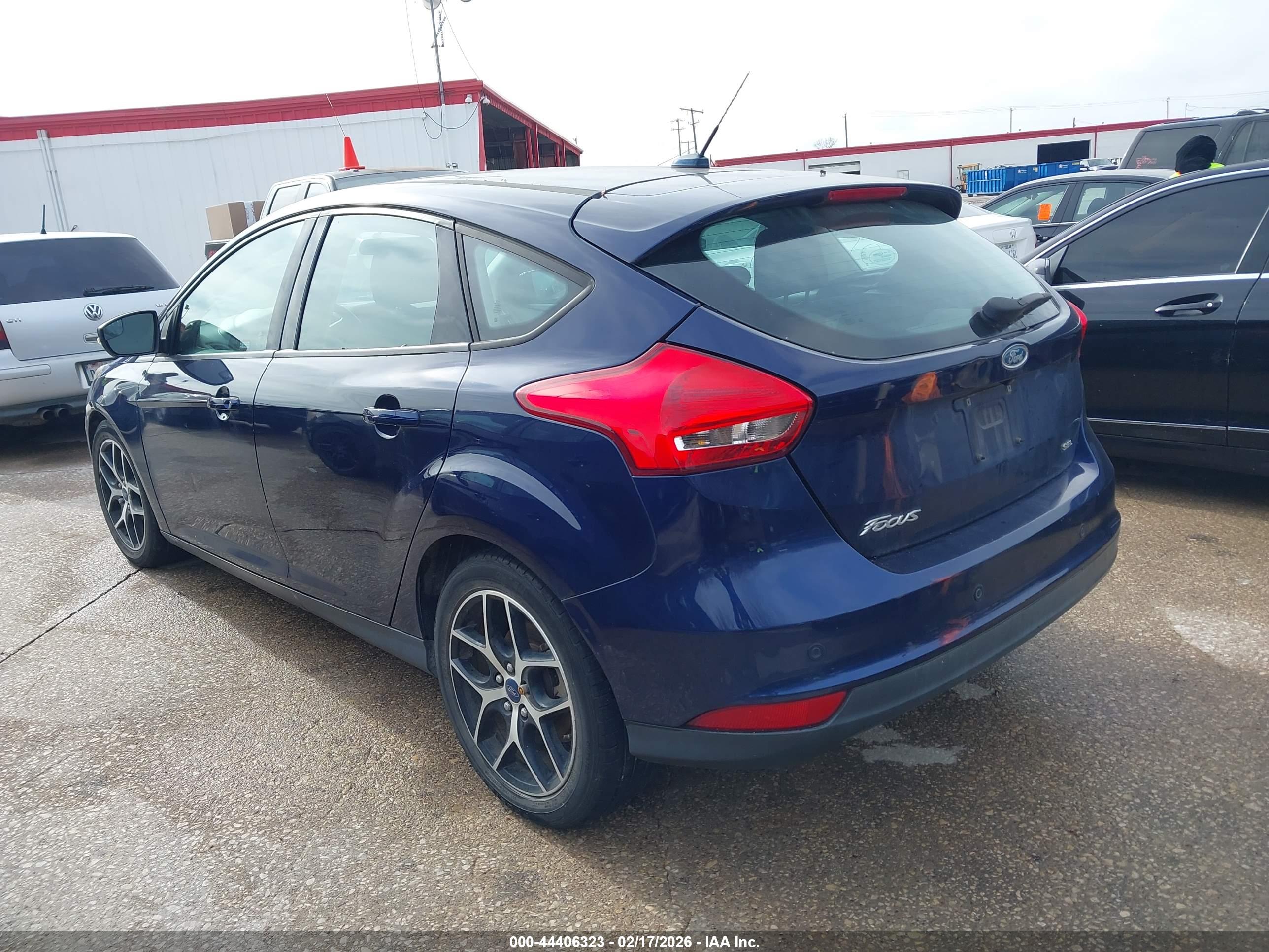 FORD FOCUS image 3