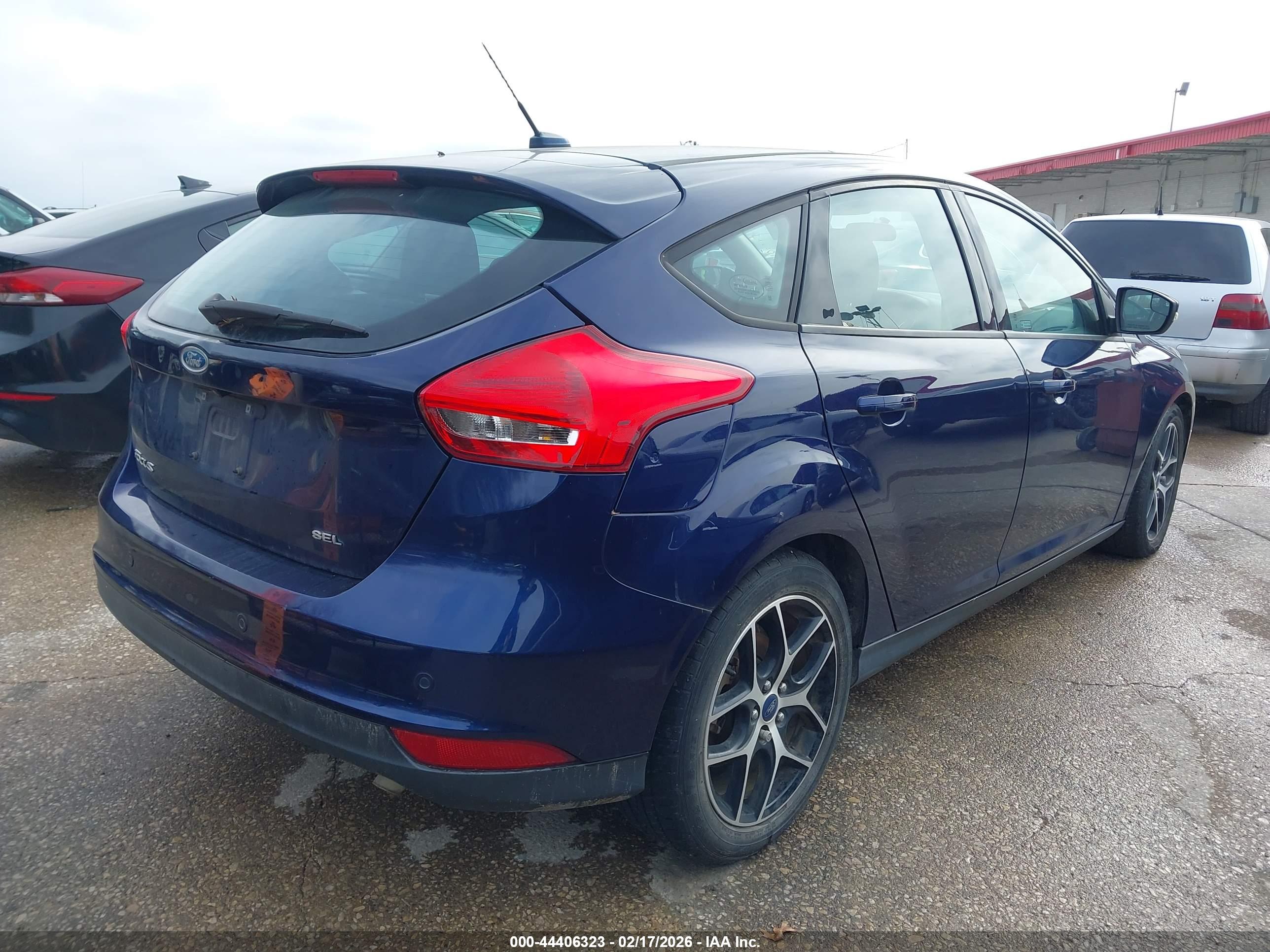 FORD FOCUS image 4