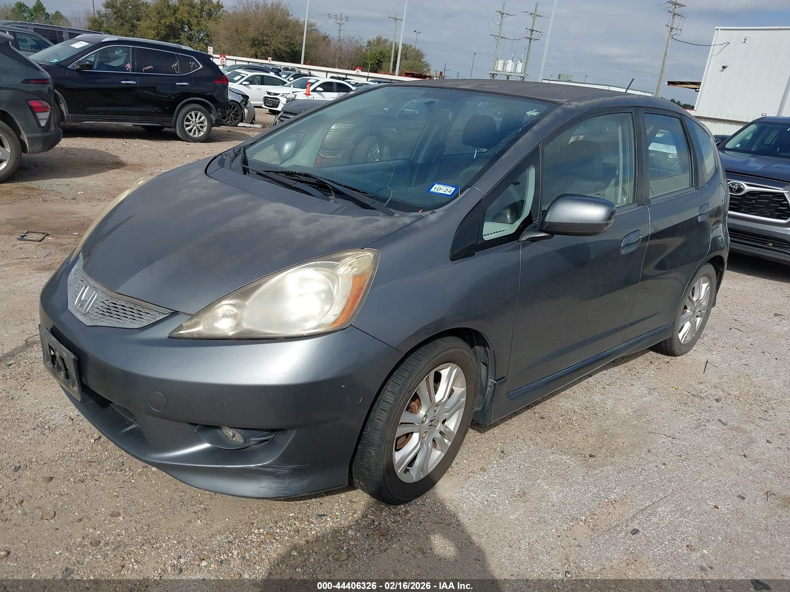 HONDA FIT image 2