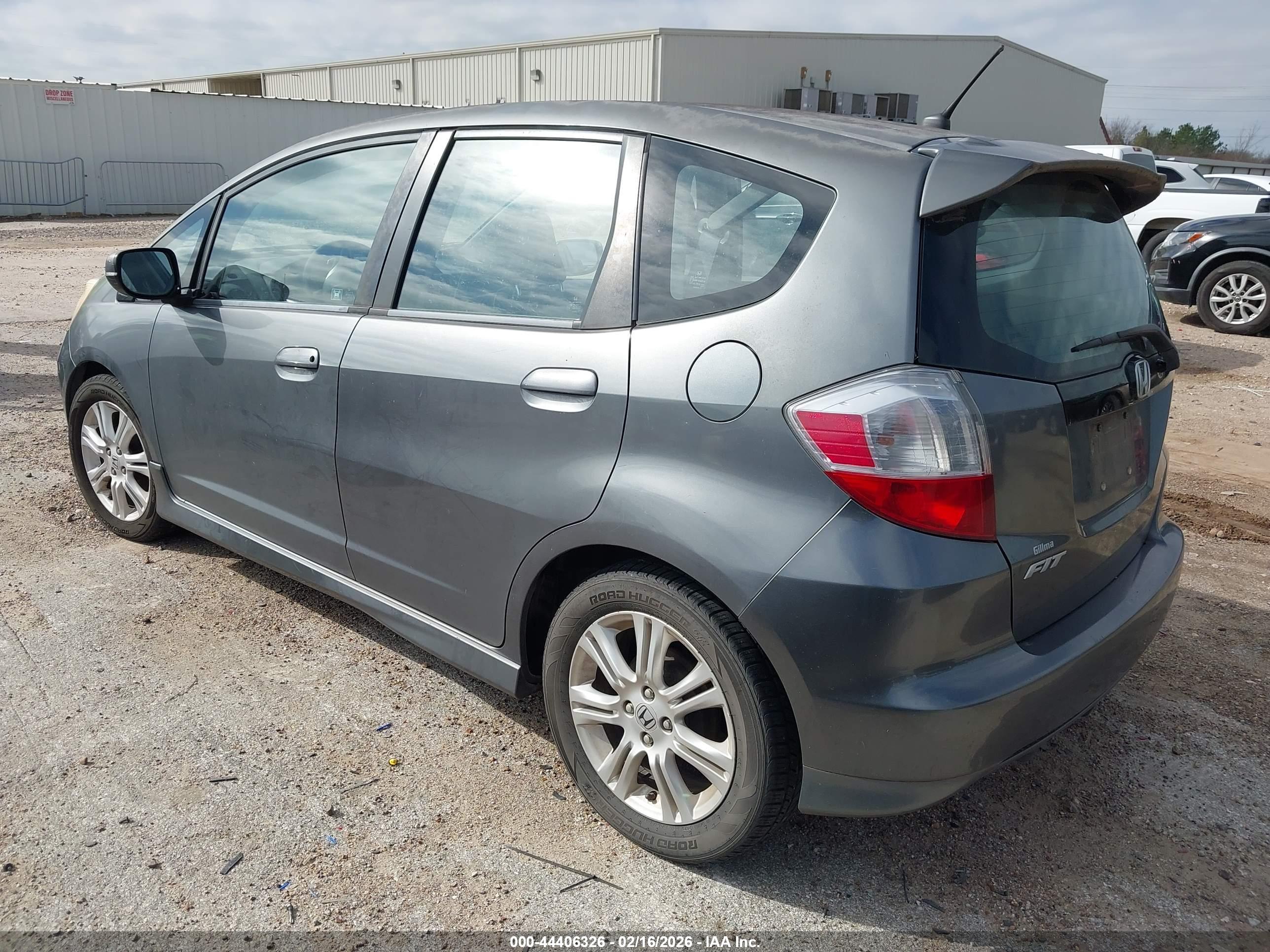HONDA FIT image 3