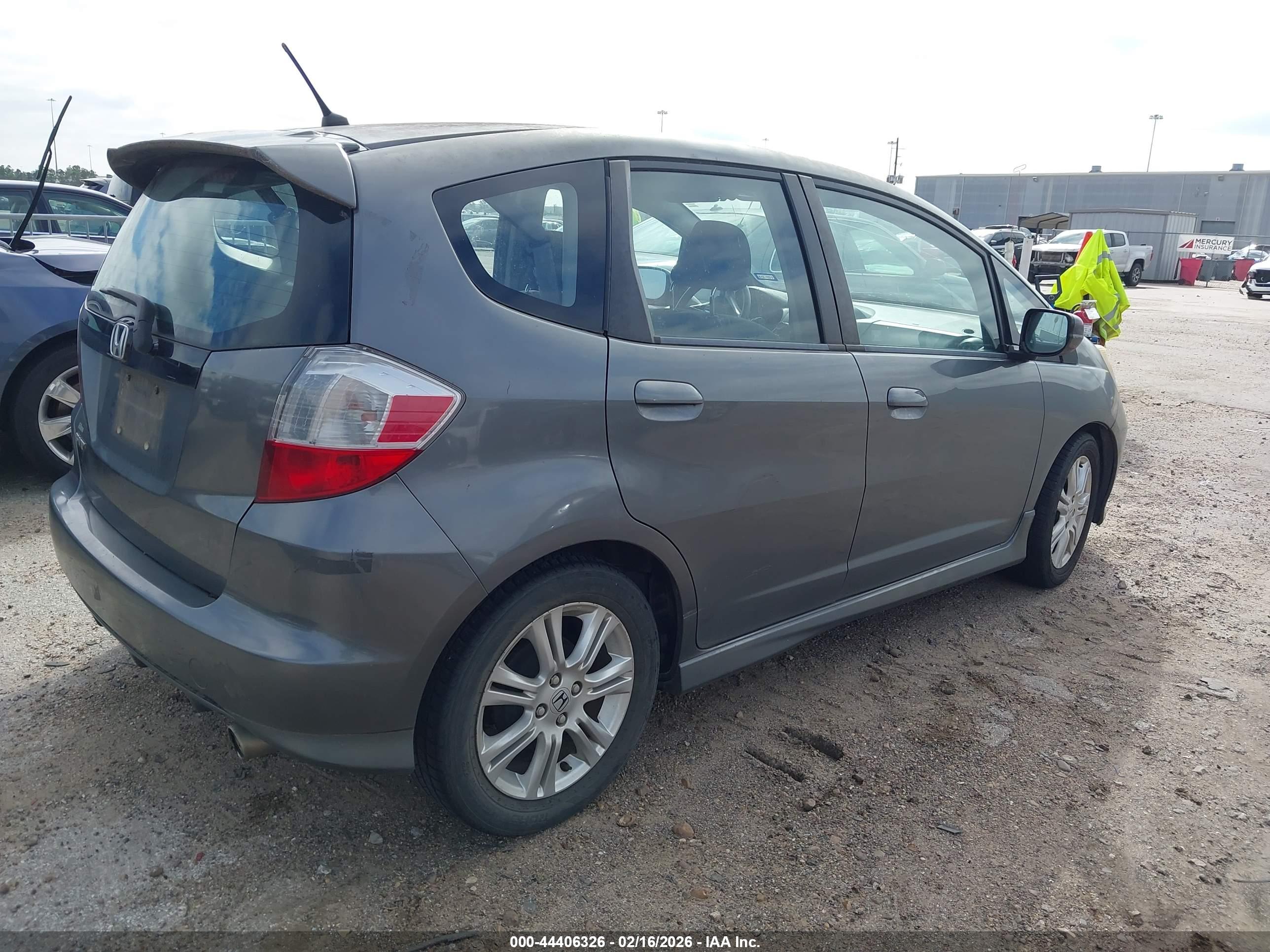 HONDA FIT image 4