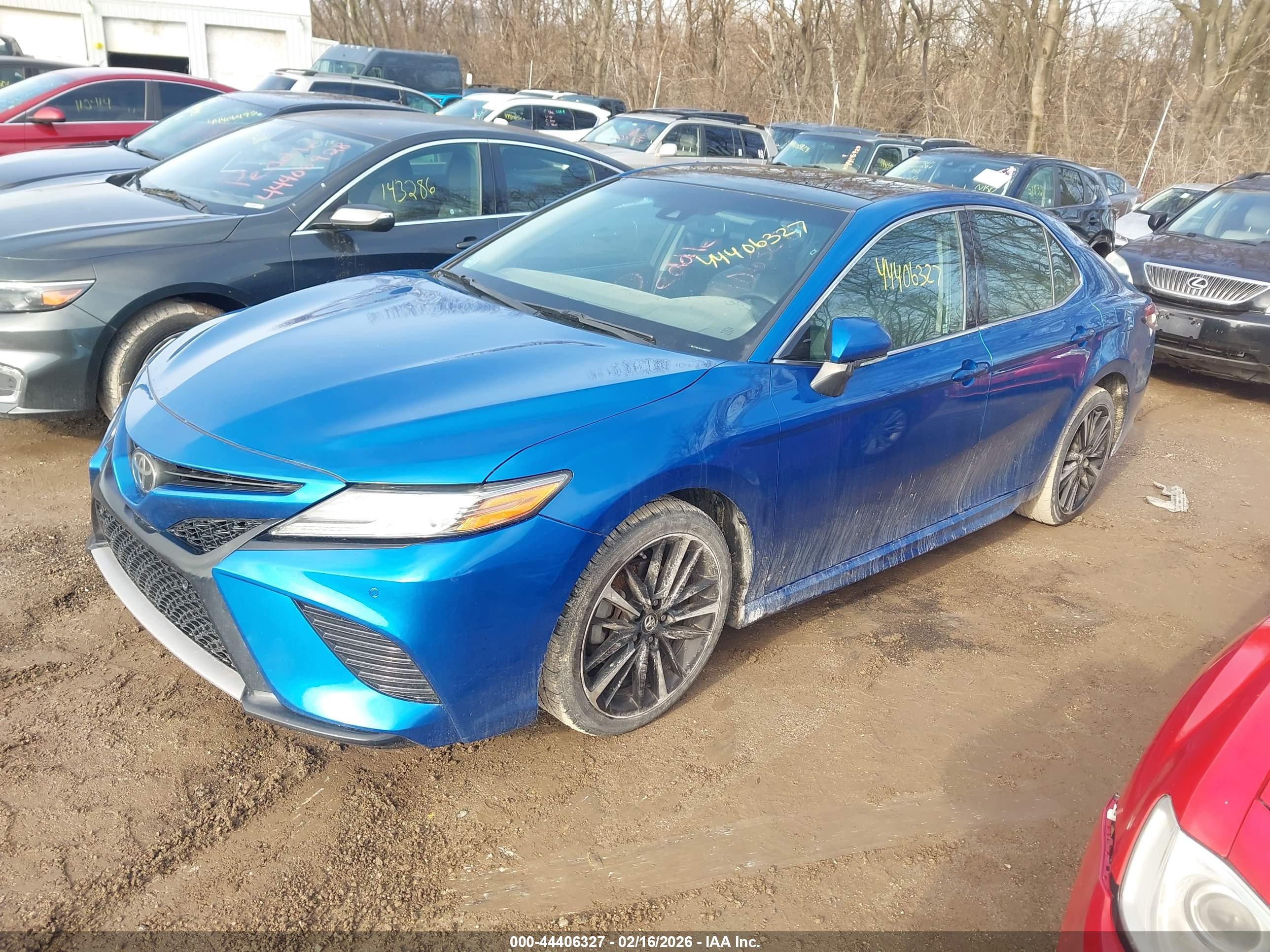 TOYOTA CAMRY image 2