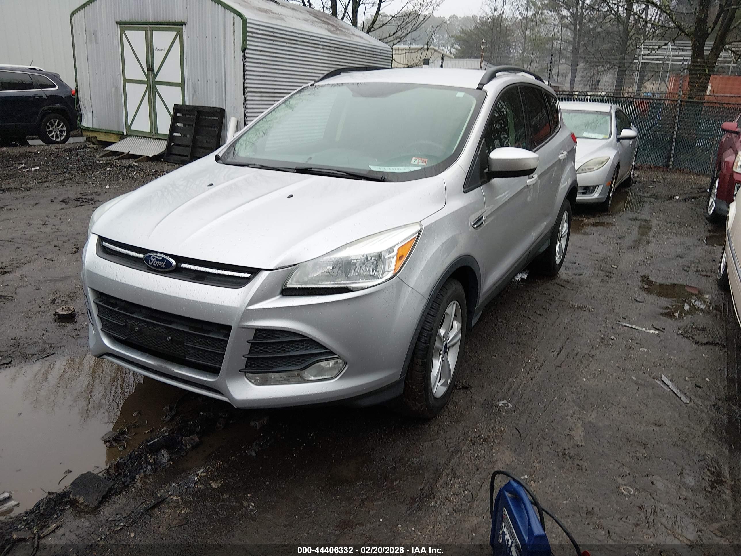 FORD ESCAPE image 2