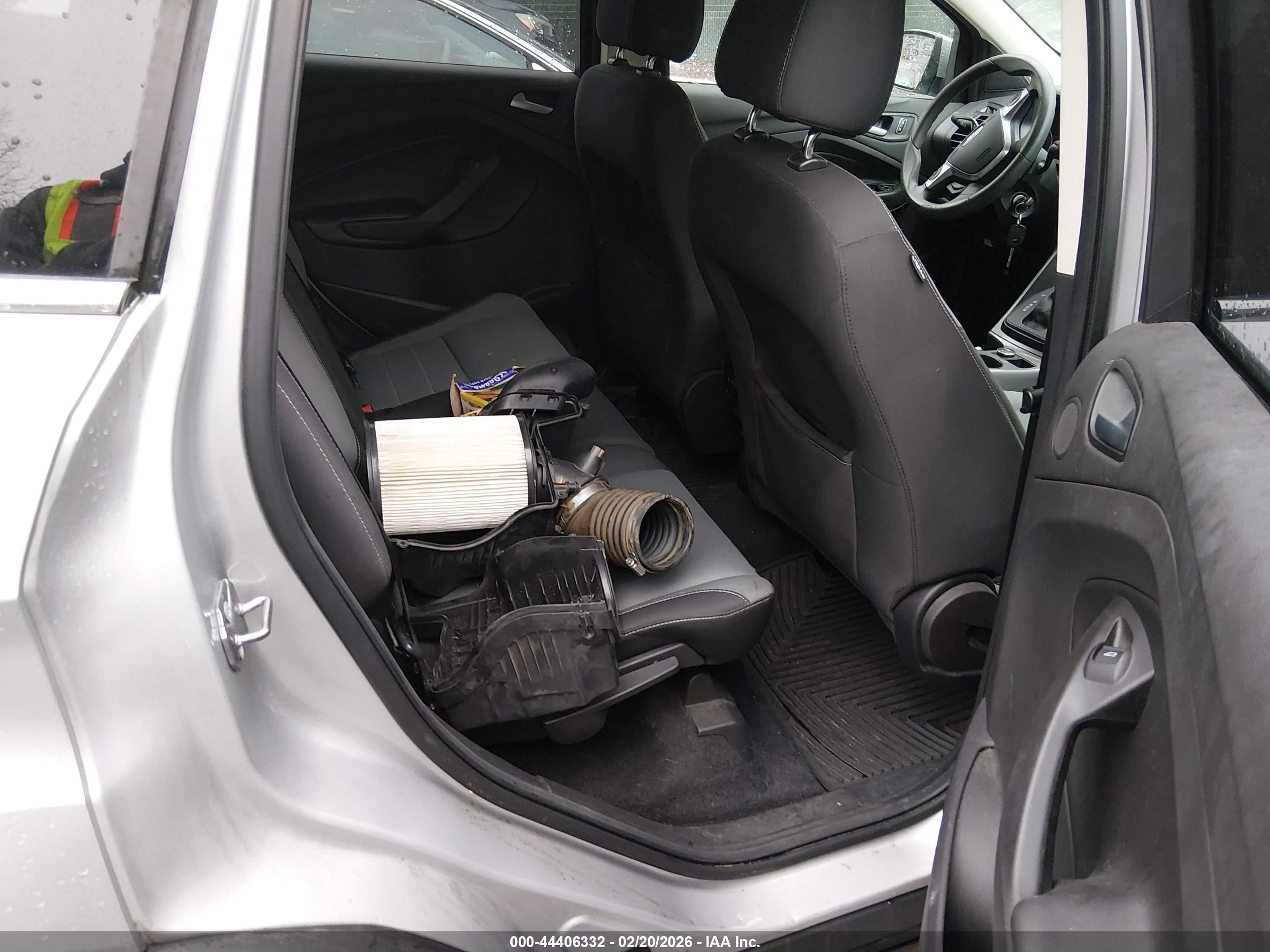 FORD ESCAPE image 8
