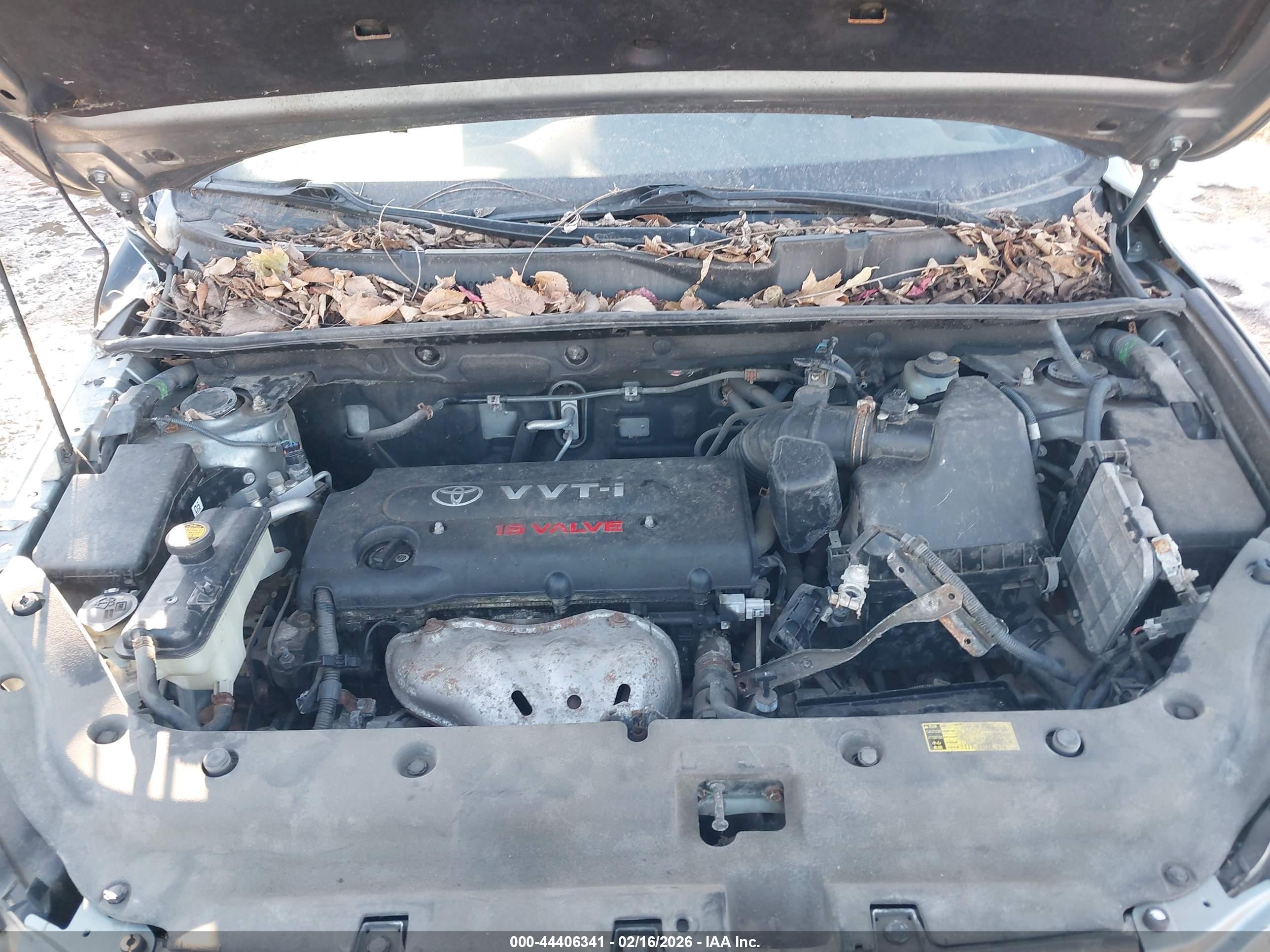 TOYOTA RAV4 image 10
