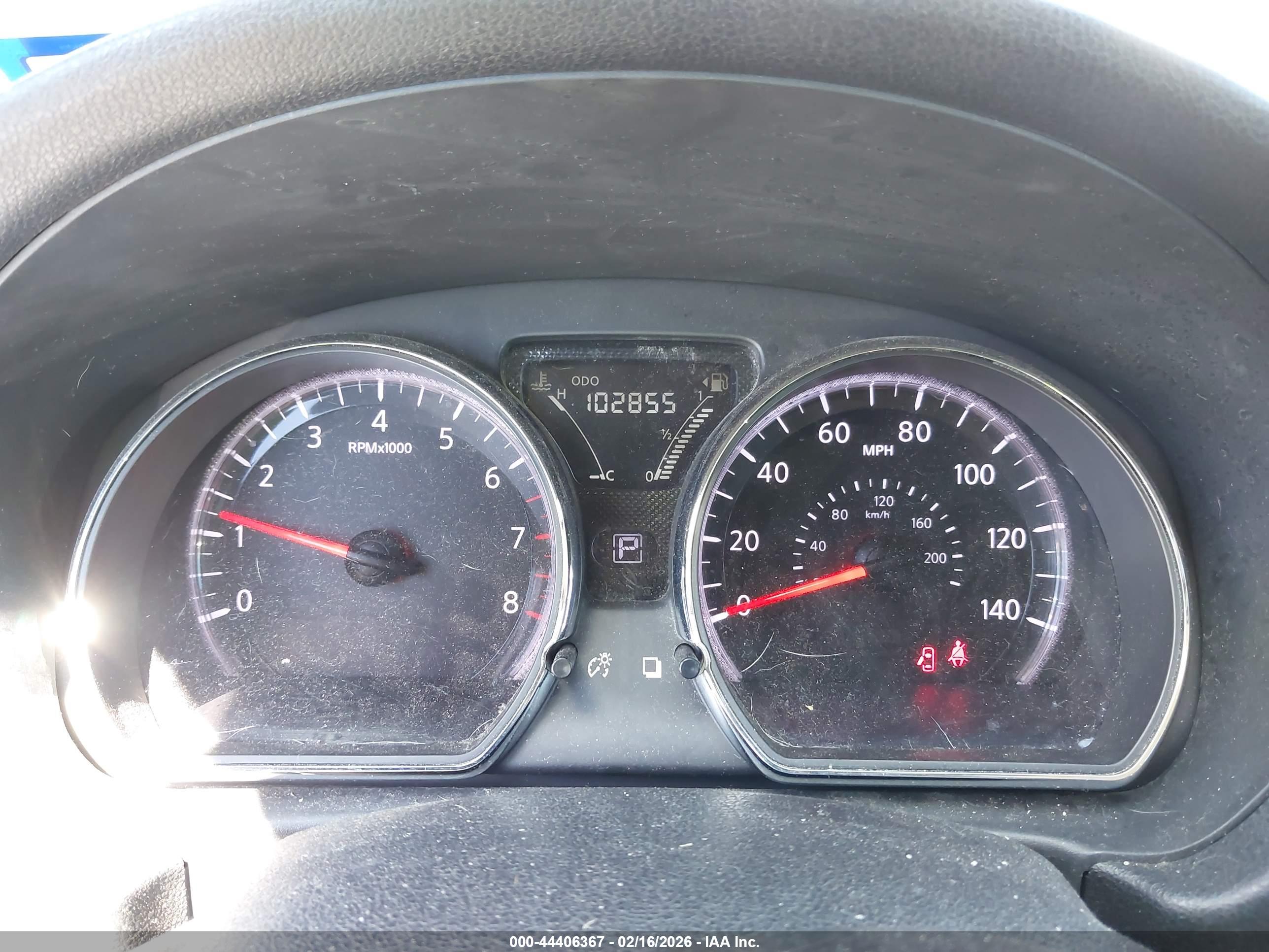 NISSAN VERSA image 7