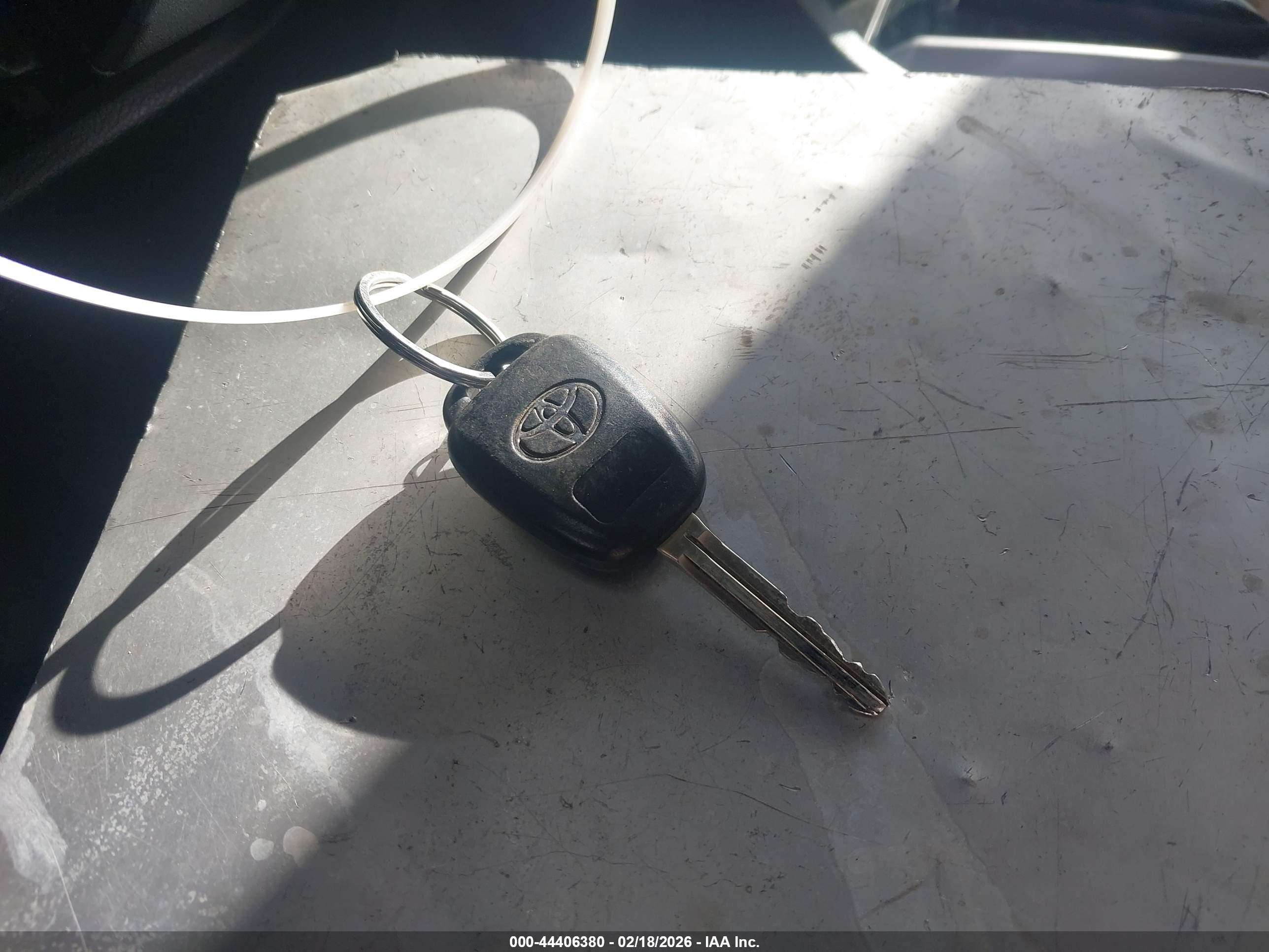 TOYOTA COROLLA image 11