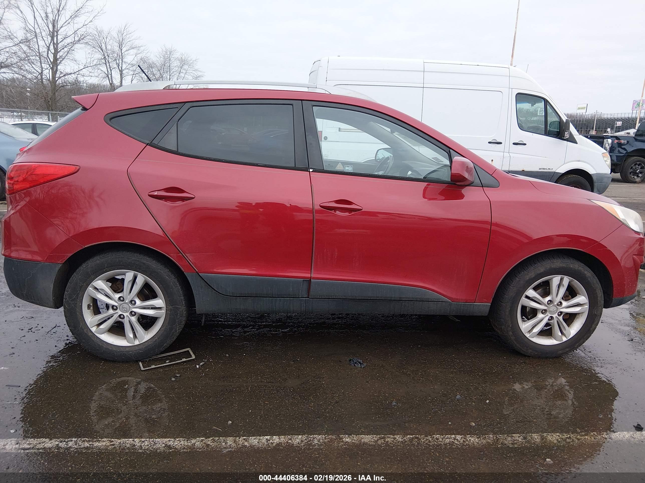 HYUNDAI TUCSON image 6