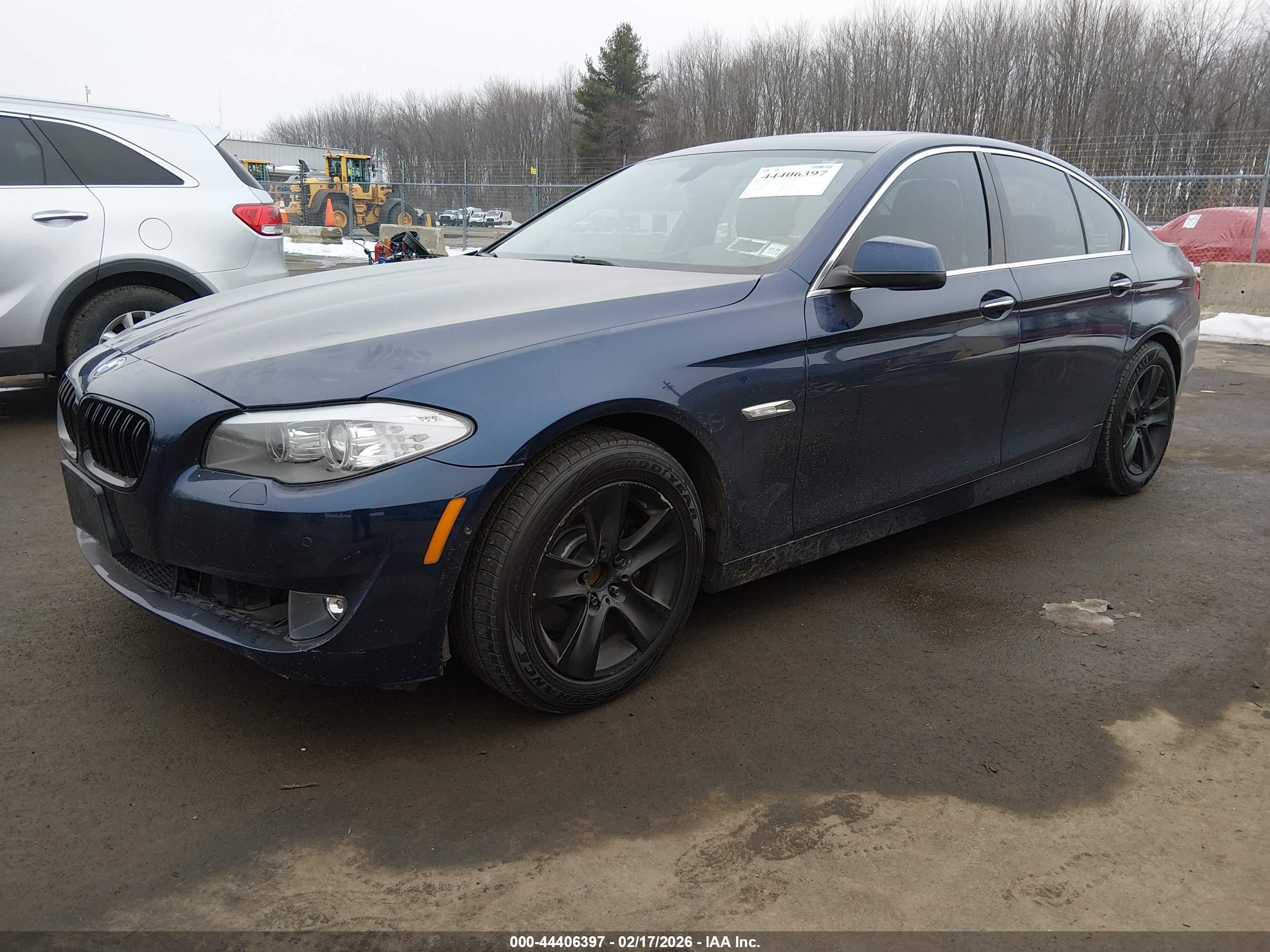 BMW 528I image 2