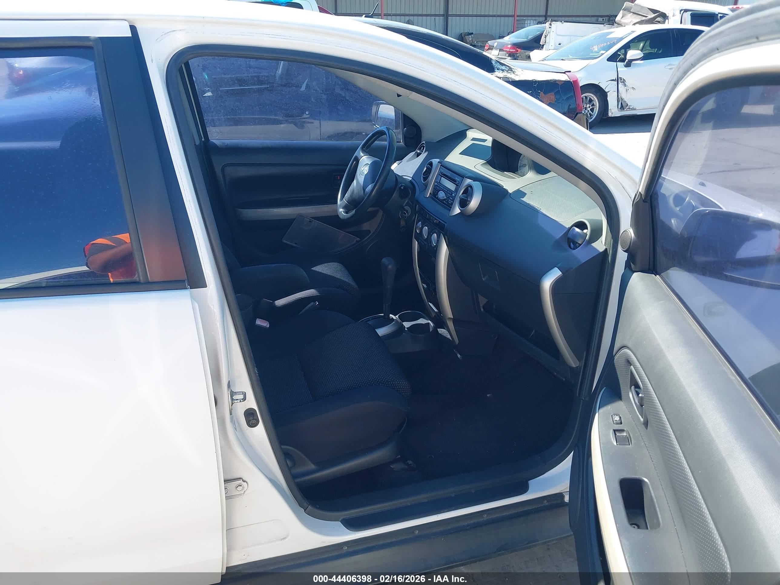 SCION XA image 5