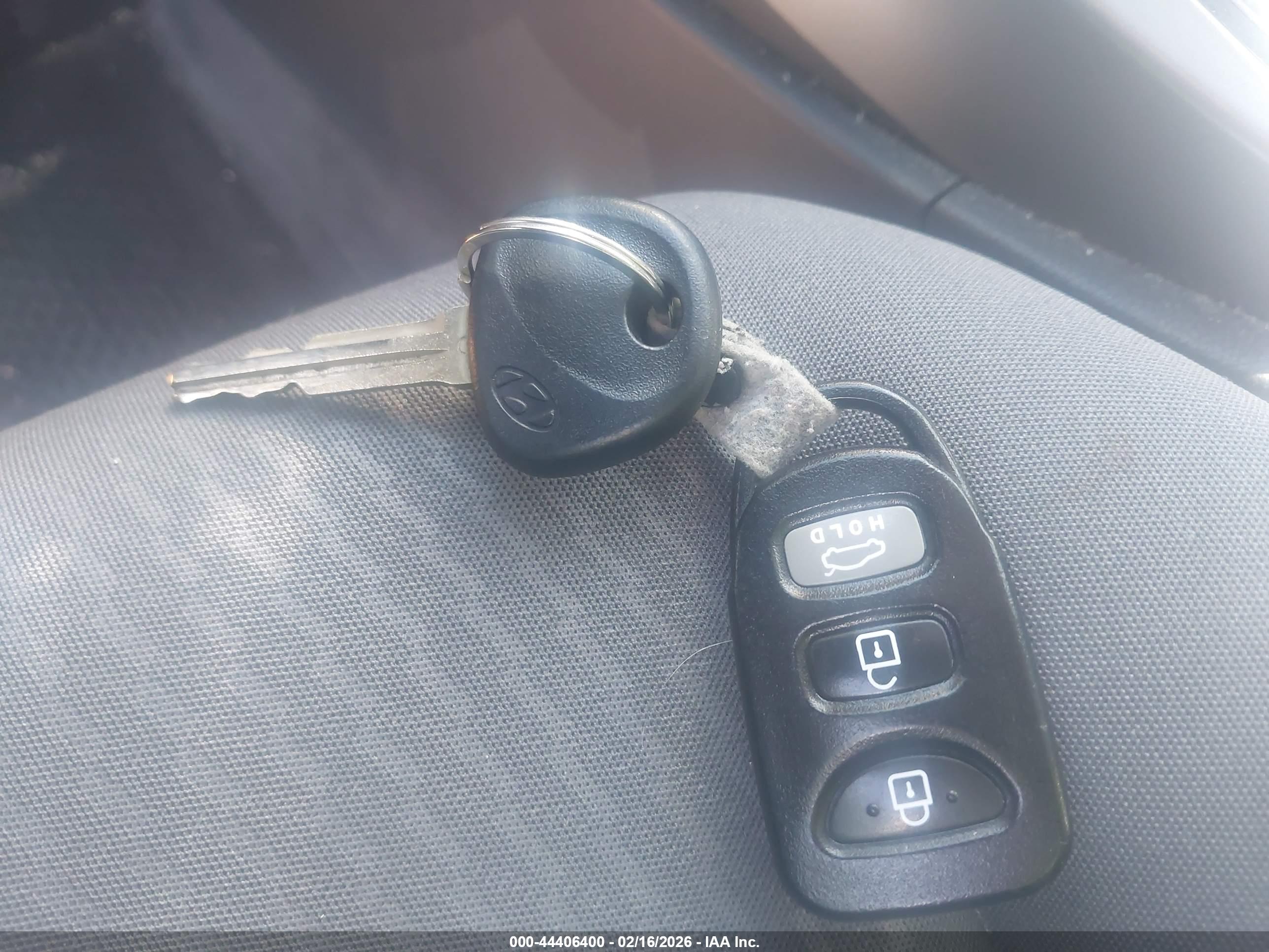 HYUNDAI ELANTRA image 11