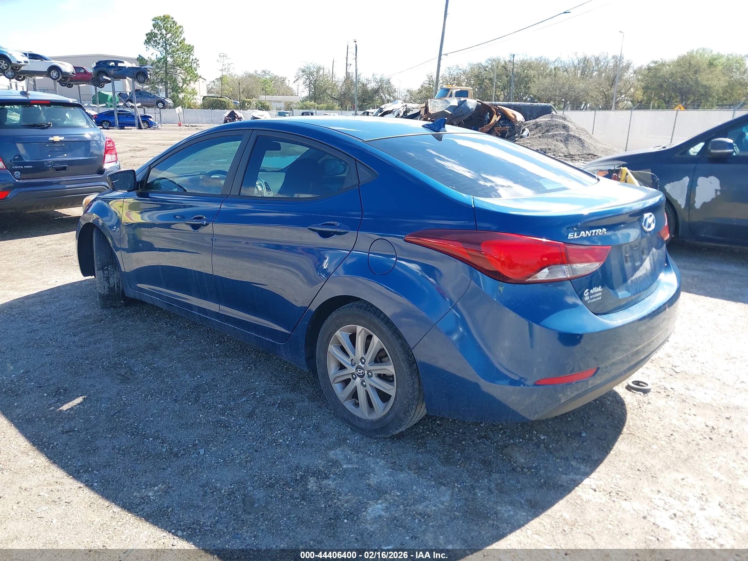 HYUNDAI ELANTRA image 3