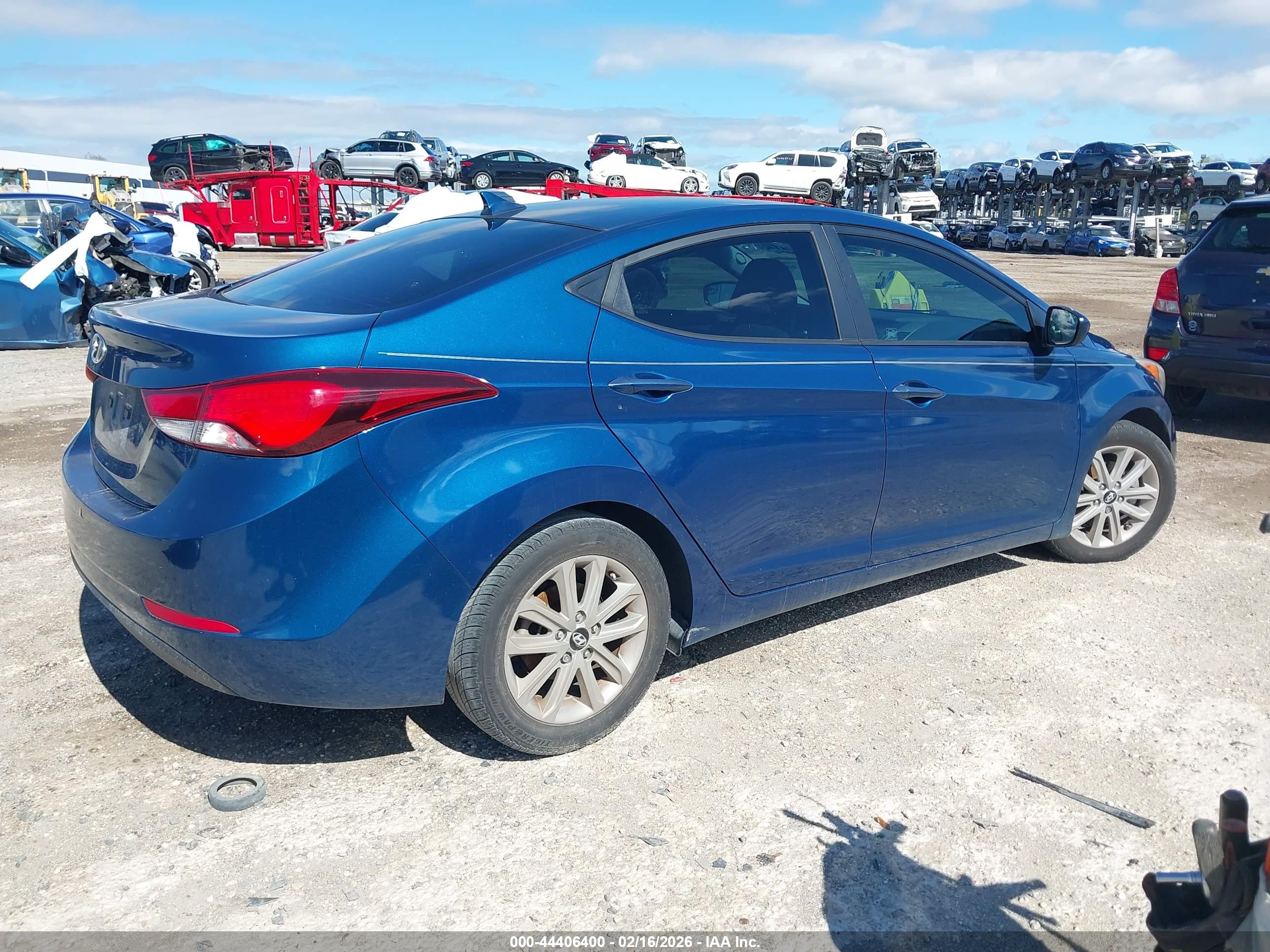 HYUNDAI ELANTRA image 4