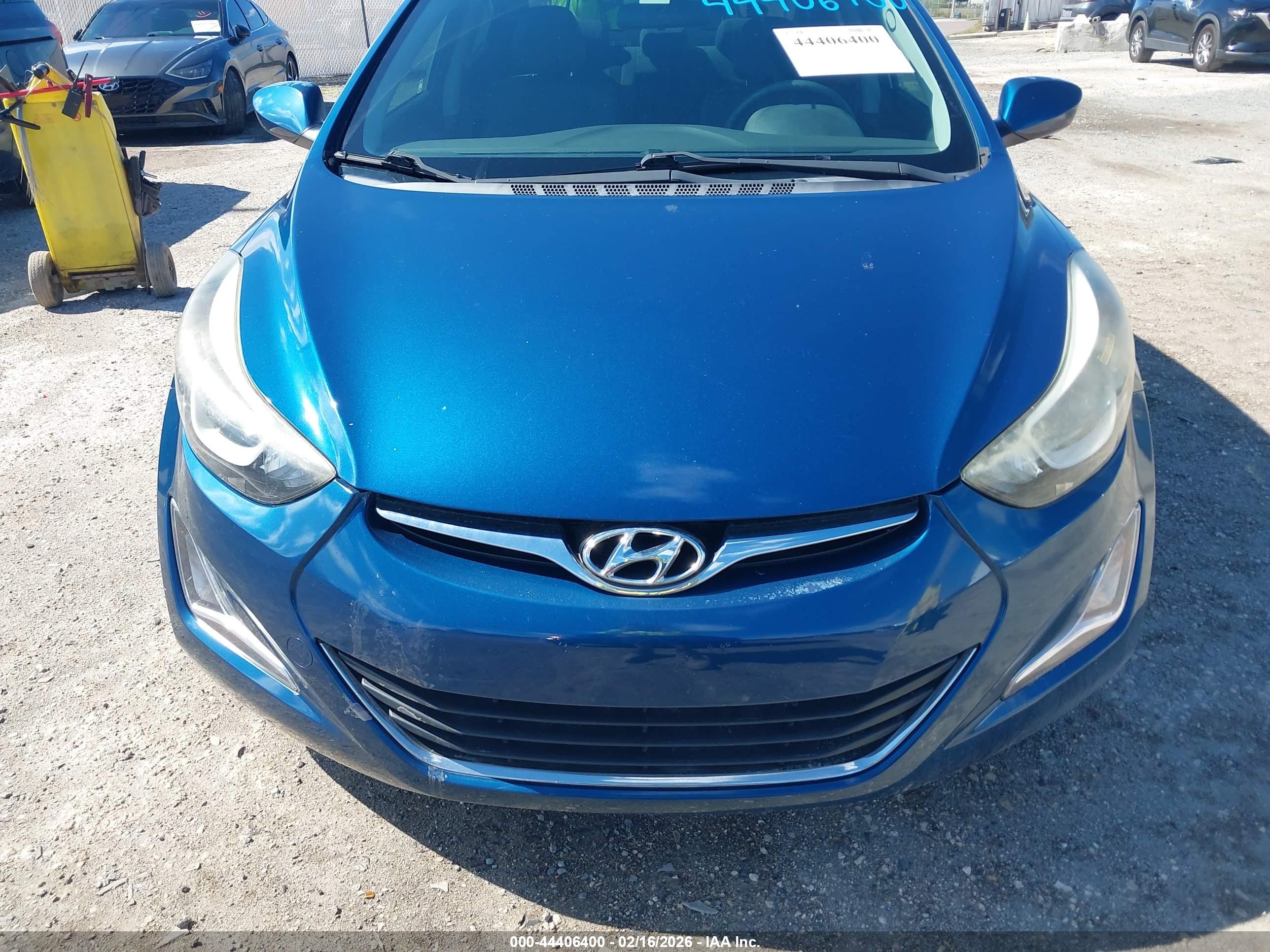 HYUNDAI ELANTRA image 6