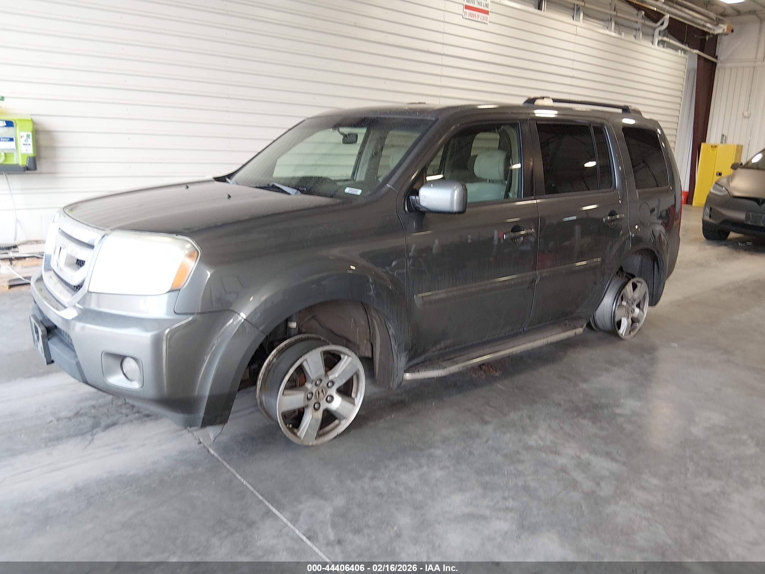 HONDA PILOT image 2