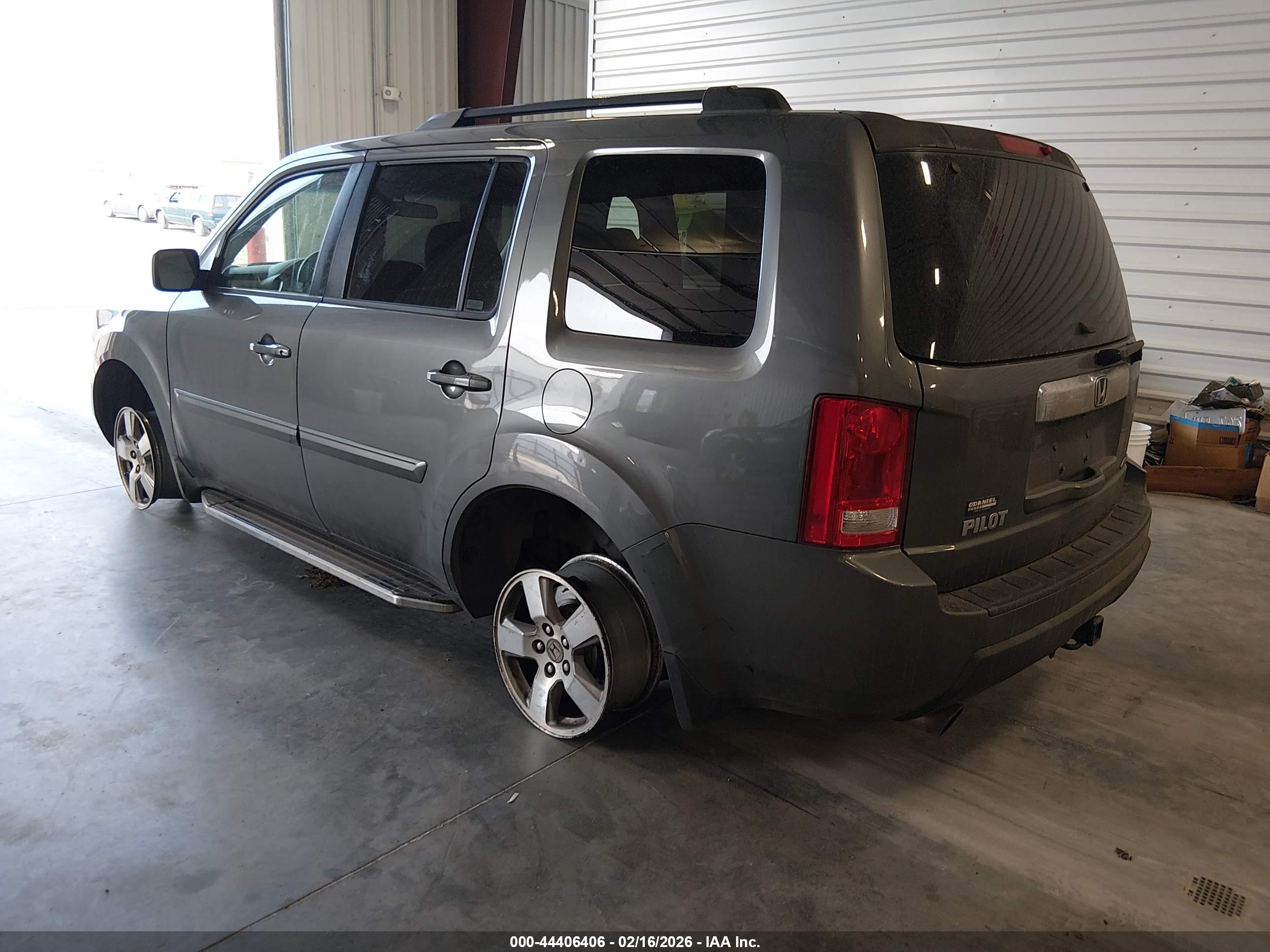 HONDA PILOT image 3