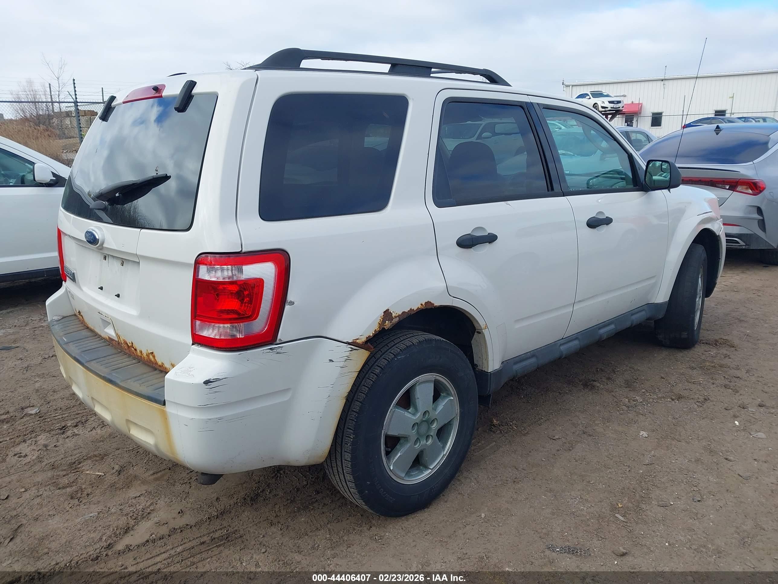 FORD ESCAPE image 4