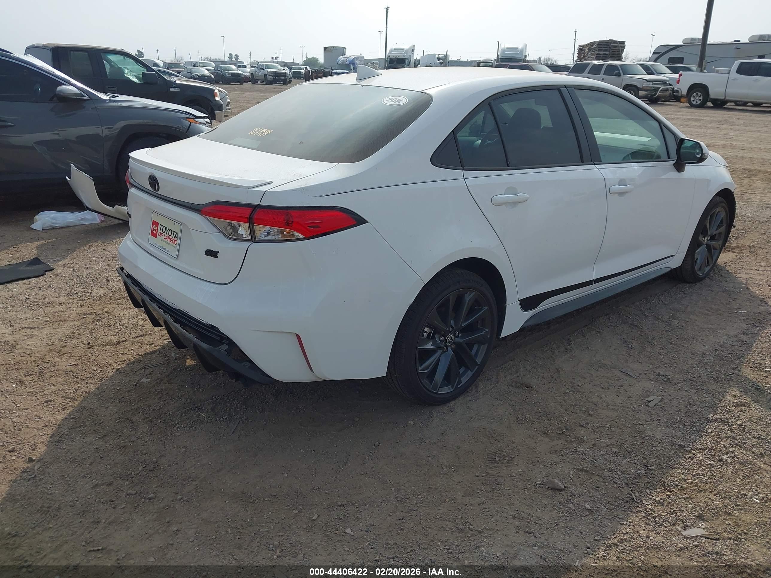 TOYOTA COROLLA image 4