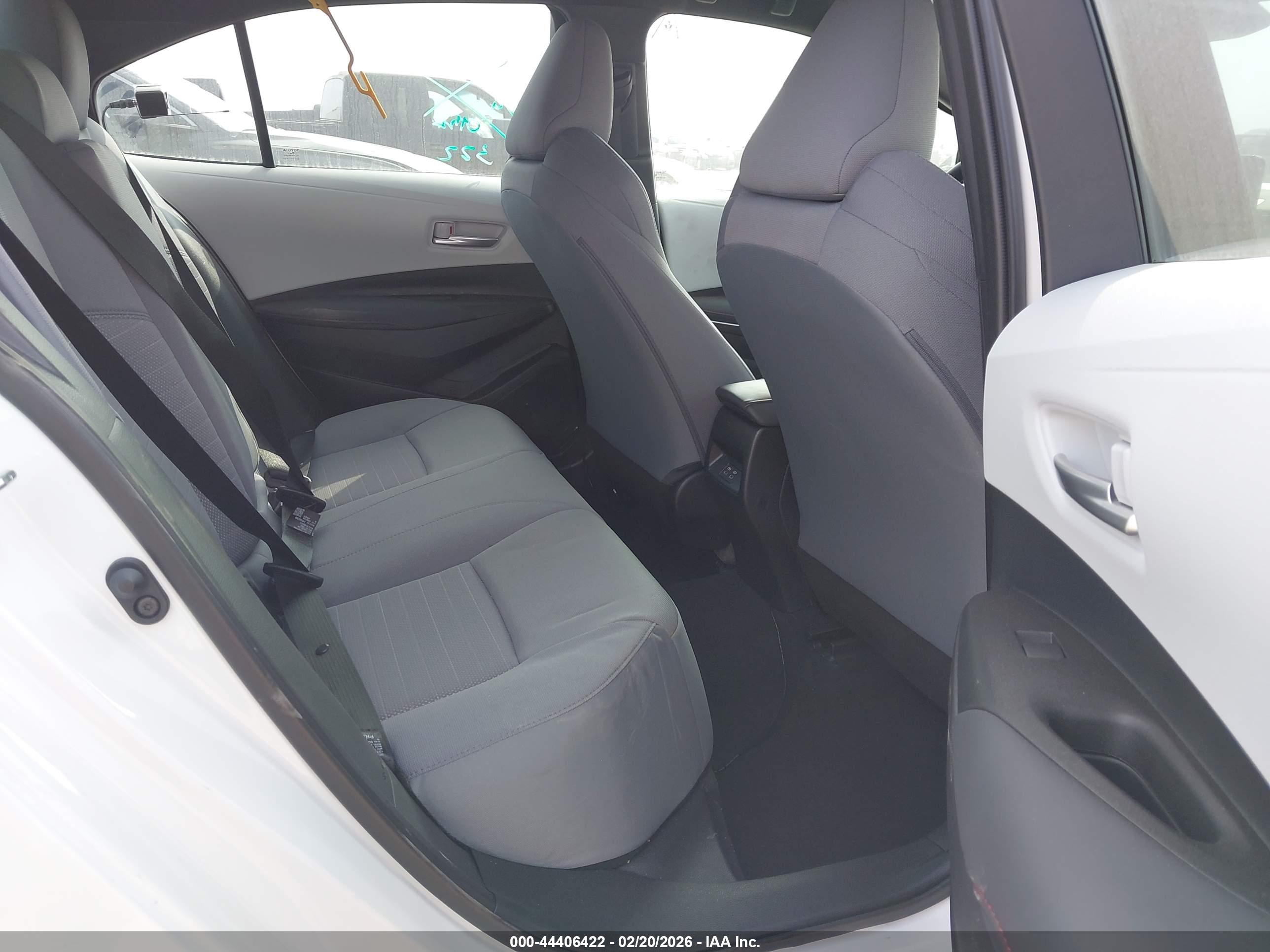 TOYOTA COROLLA image 8
