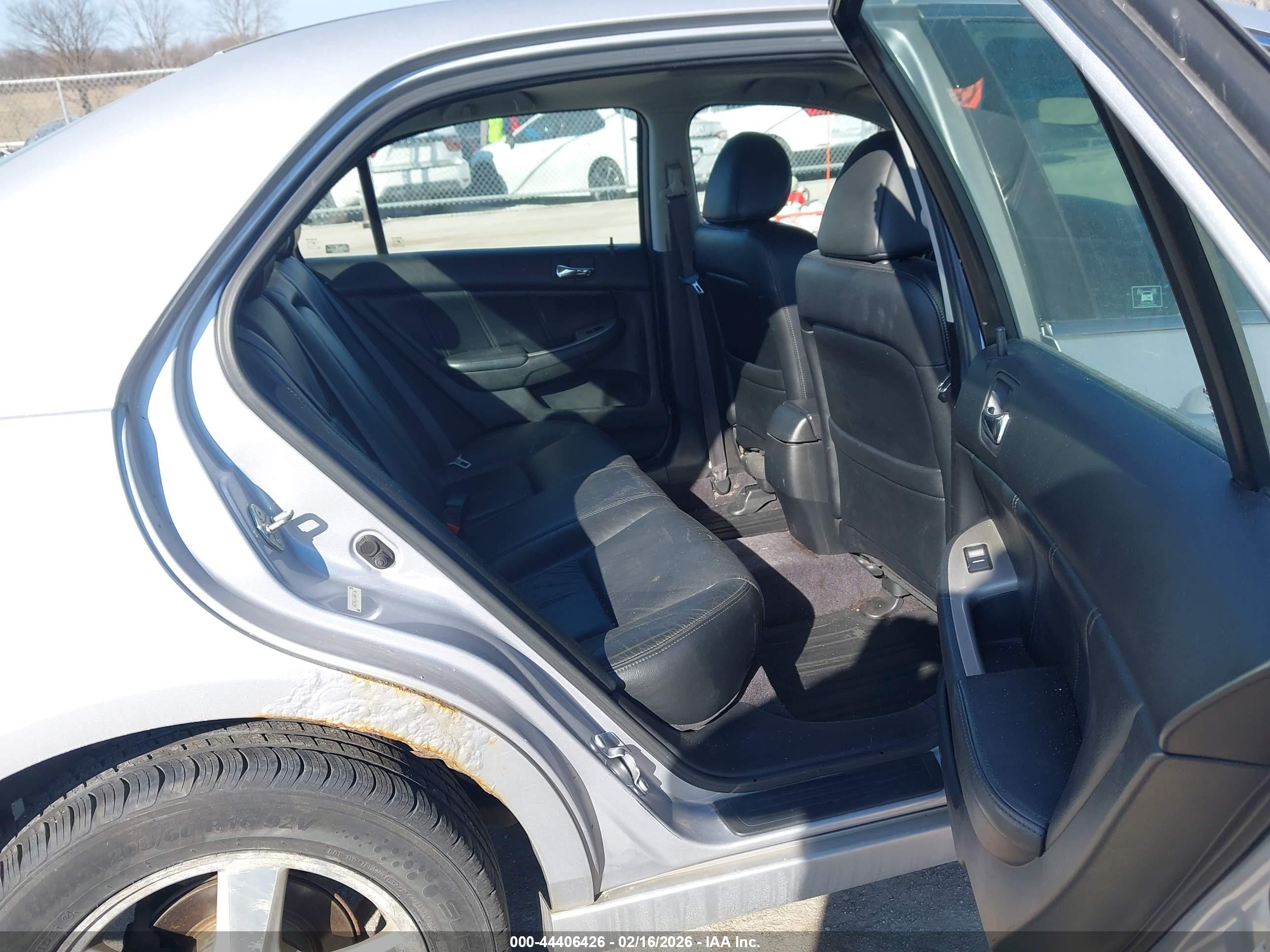 HONDA ACCORD image 8