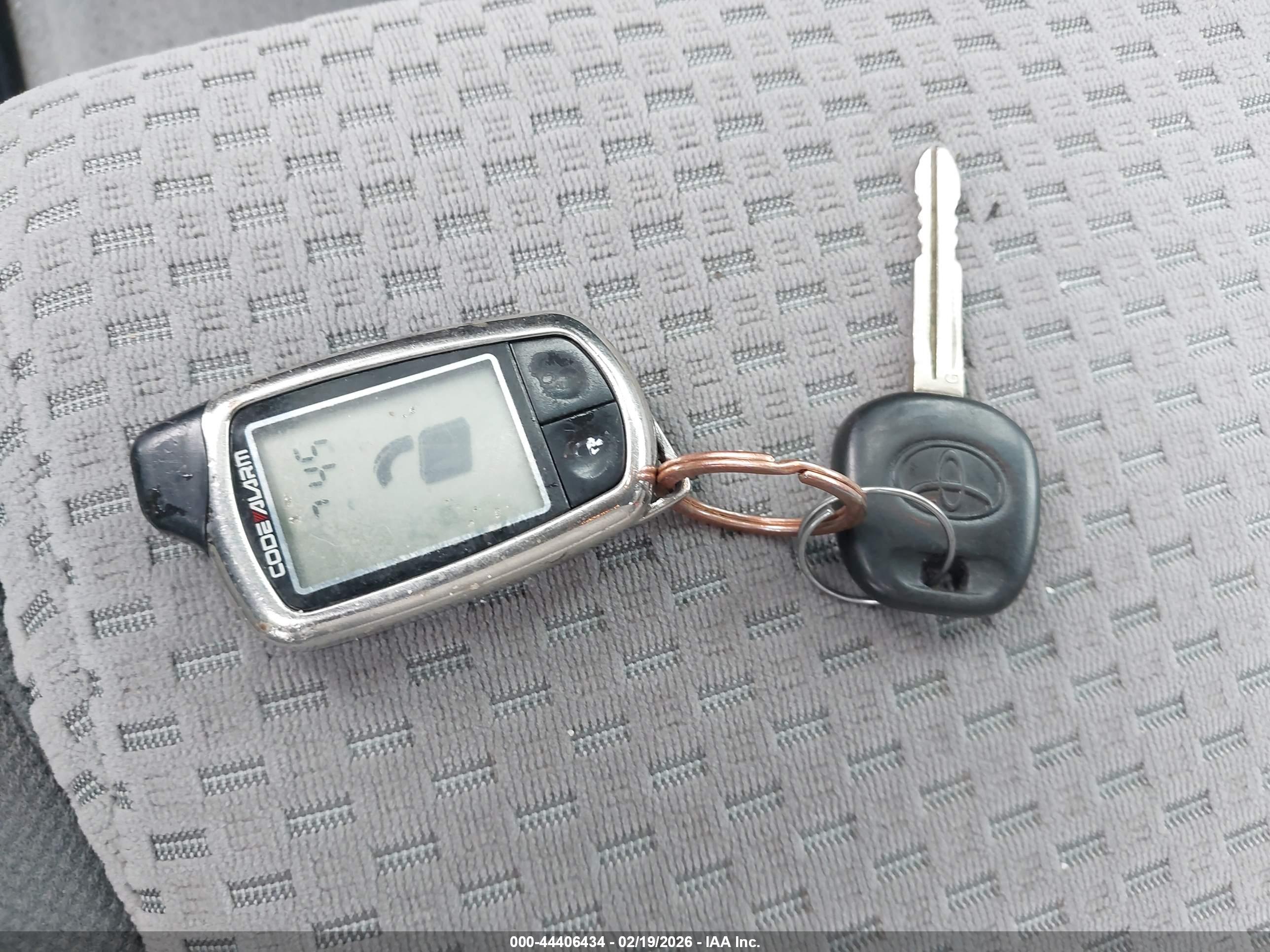 TOYOTA TUNDRA image 11