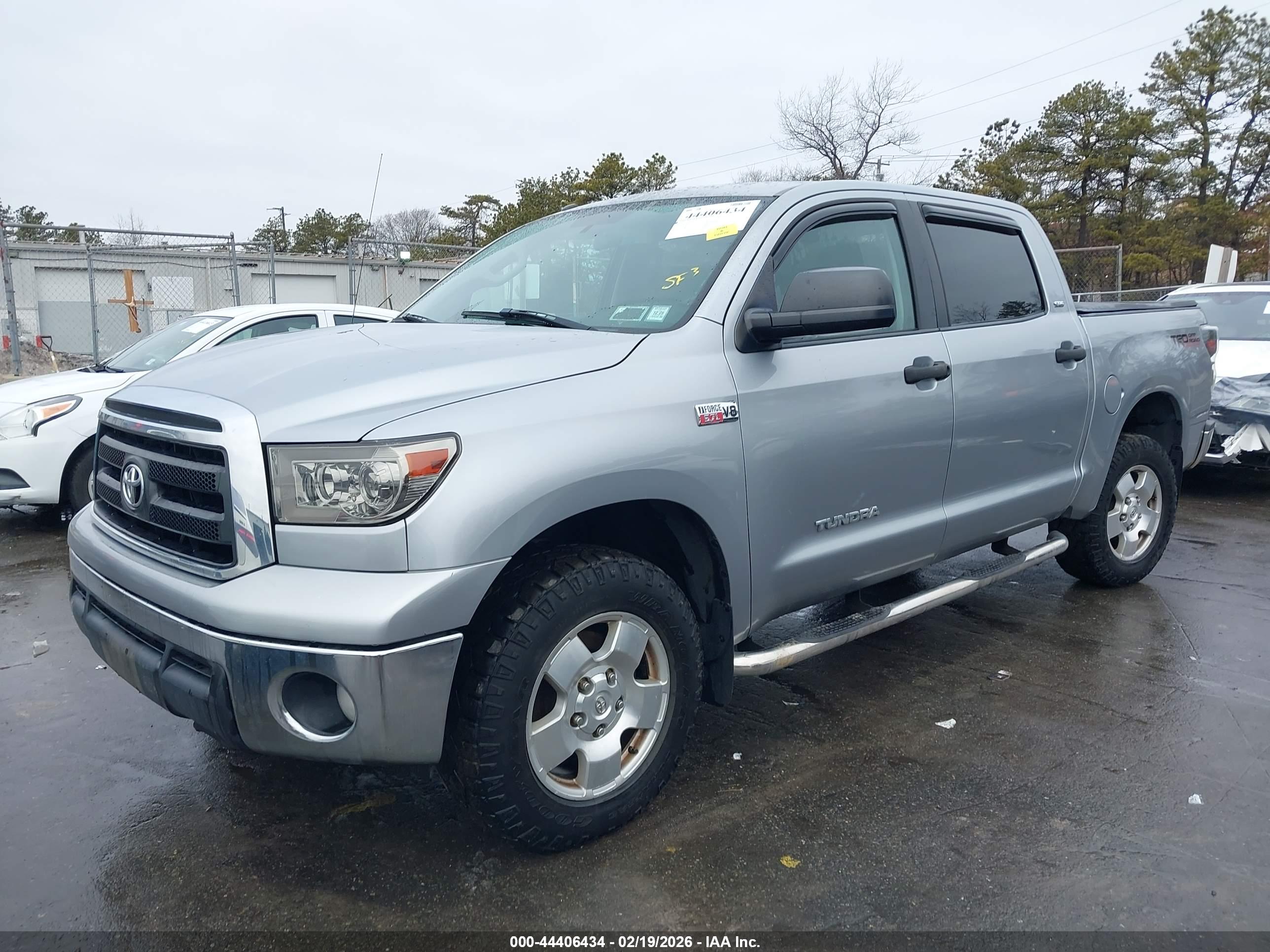 TOYOTA TUNDRA image 2