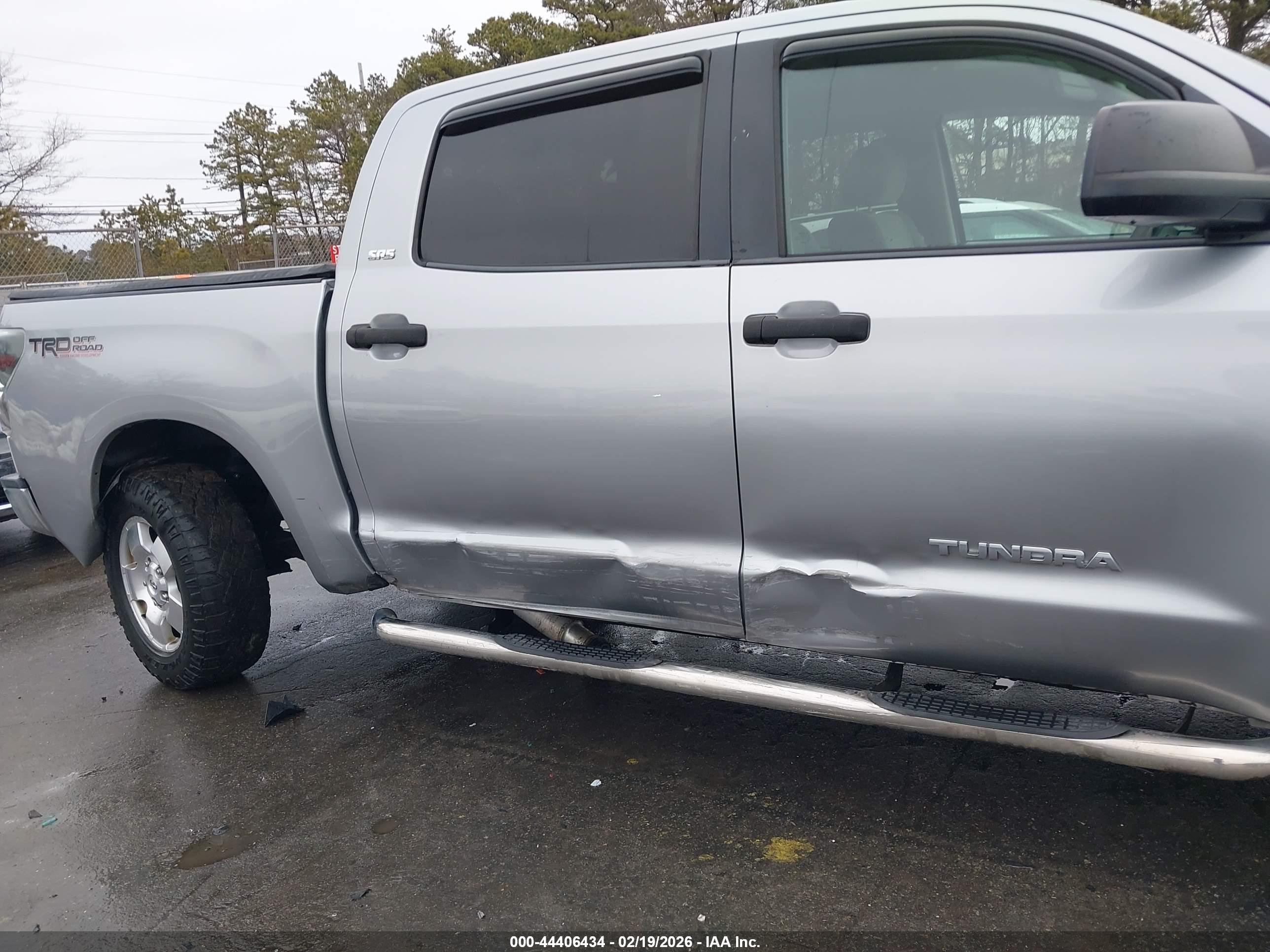 TOYOTA TUNDRA image 6