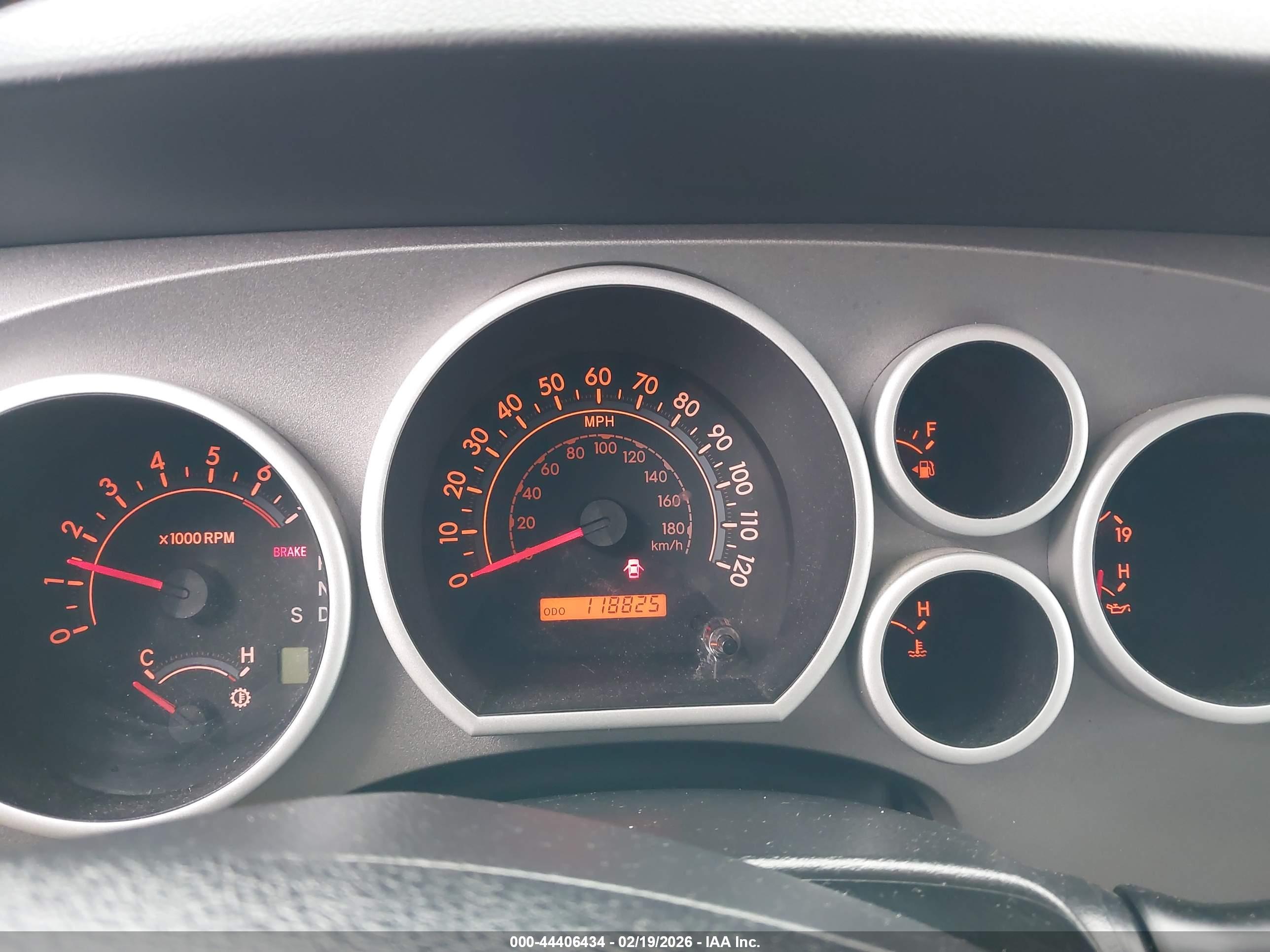 TOYOTA TUNDRA image 7