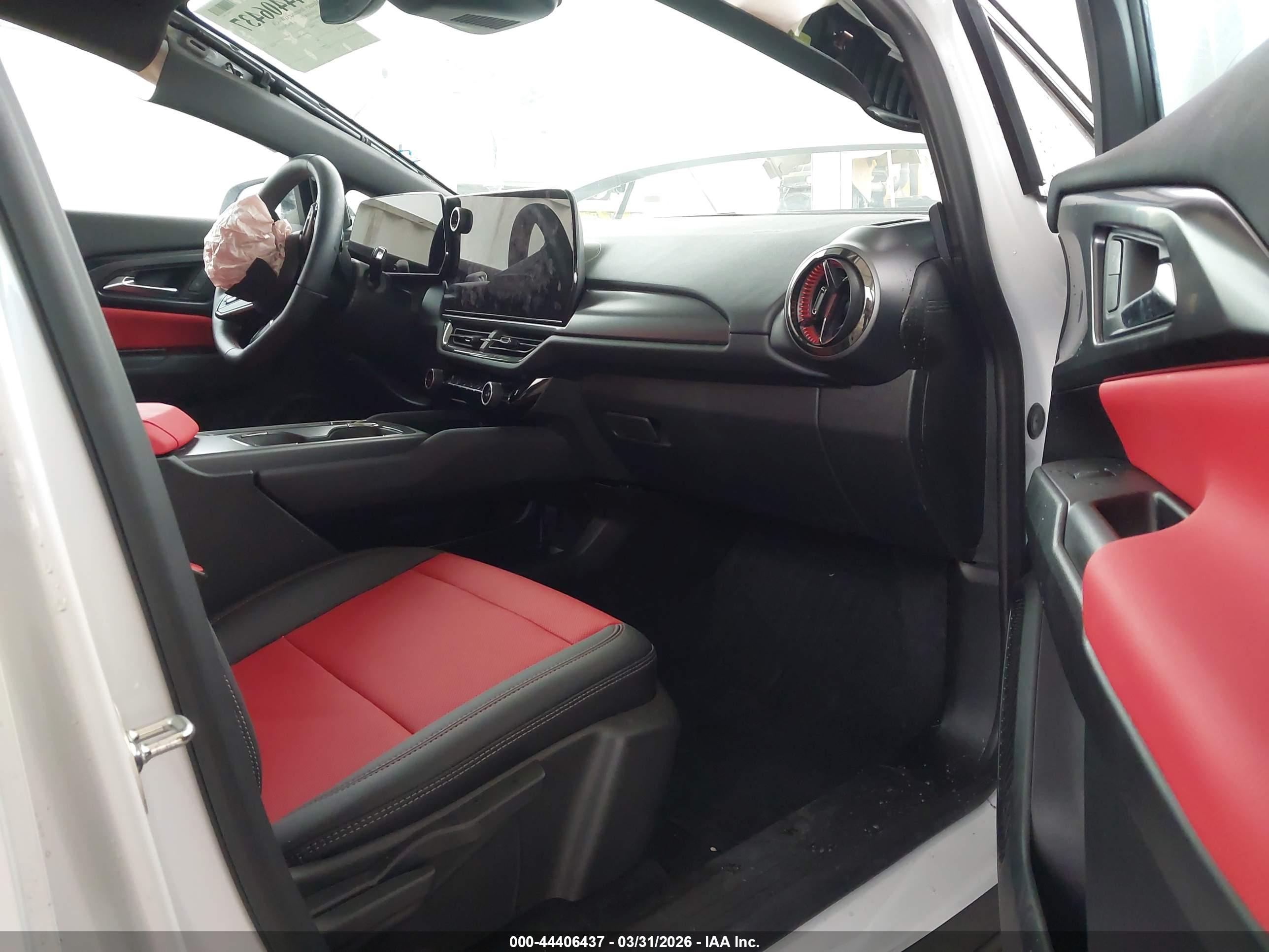 CHEVROLET EQUINOX image 5