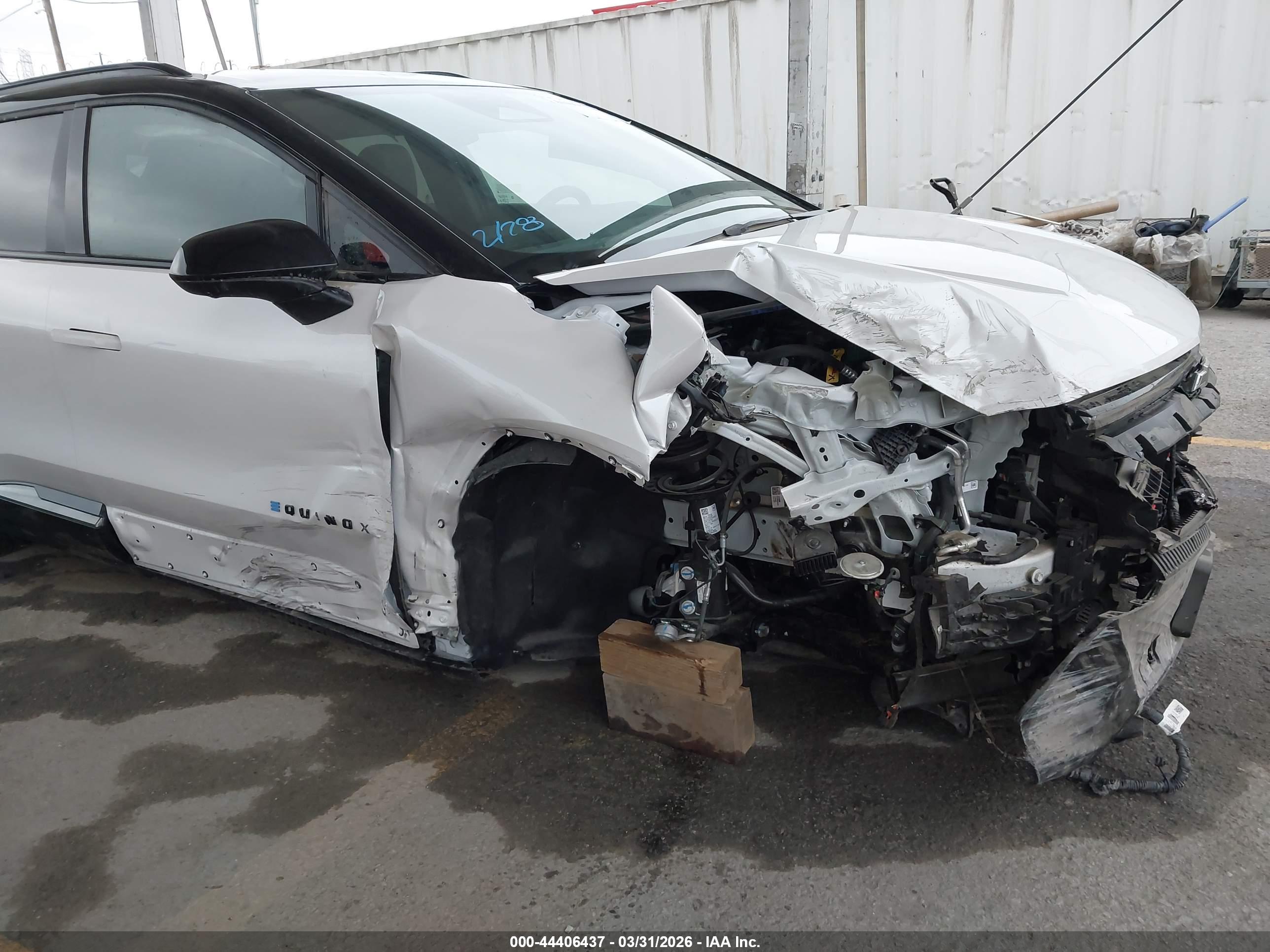 CHEVROLET EQUINOX image 6