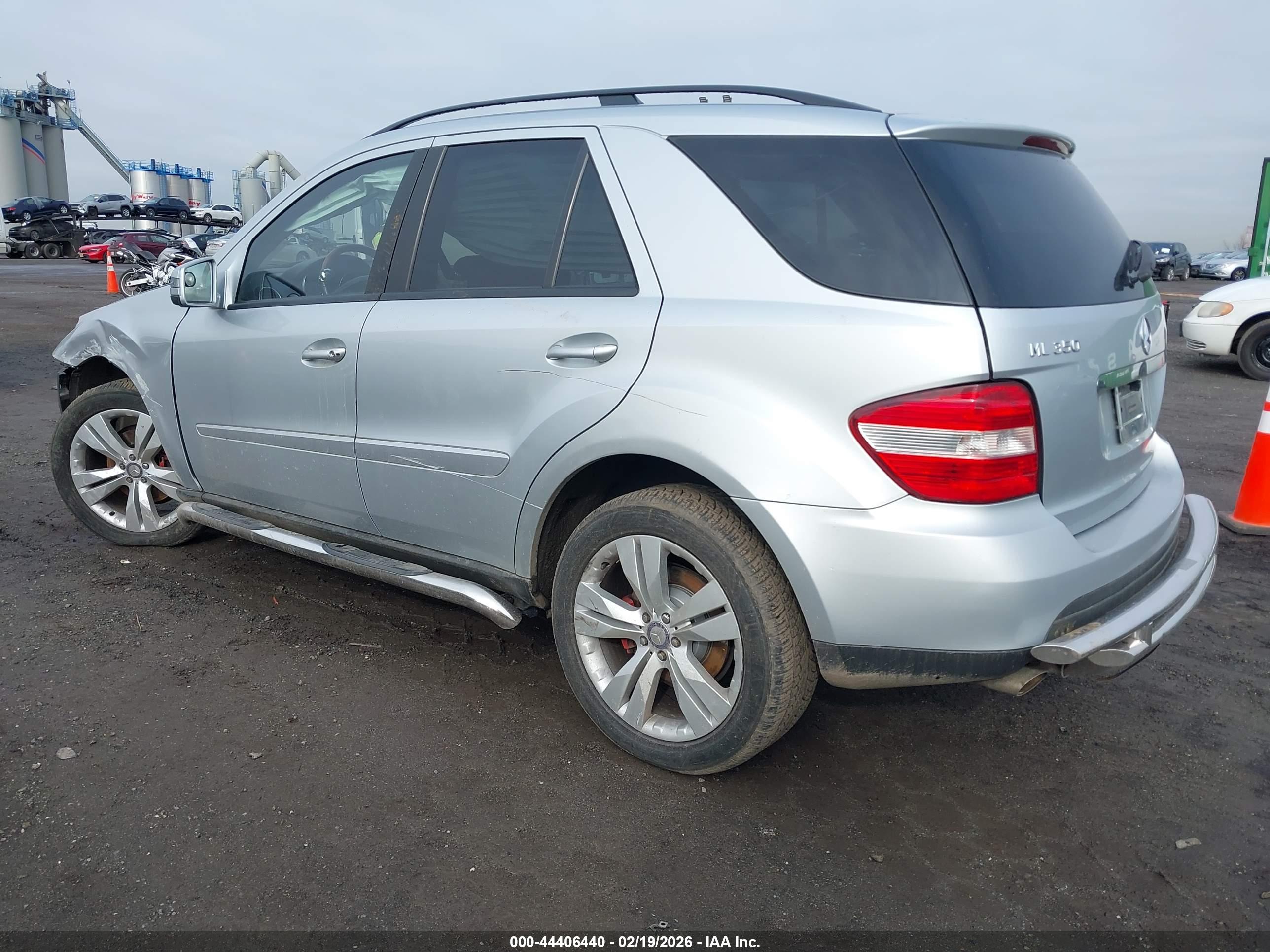 MERCEDES-BENZ ML image 3