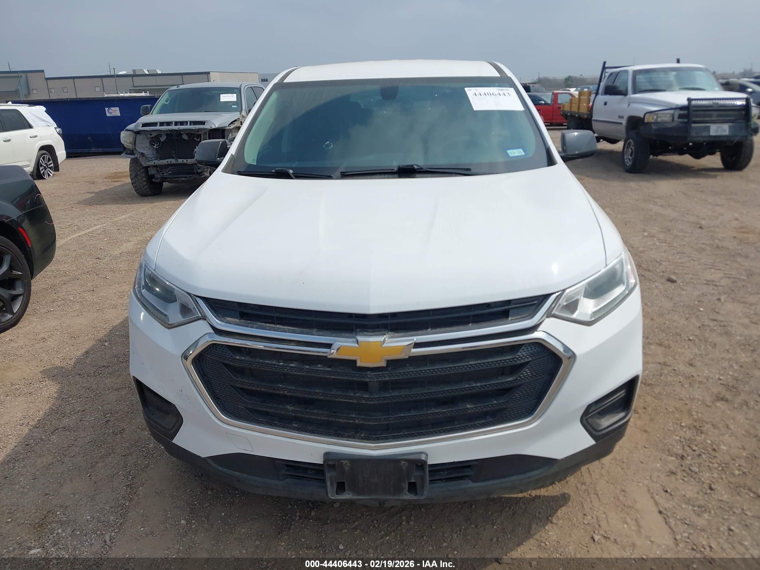 CHEVROLET TRAVERSE image 6