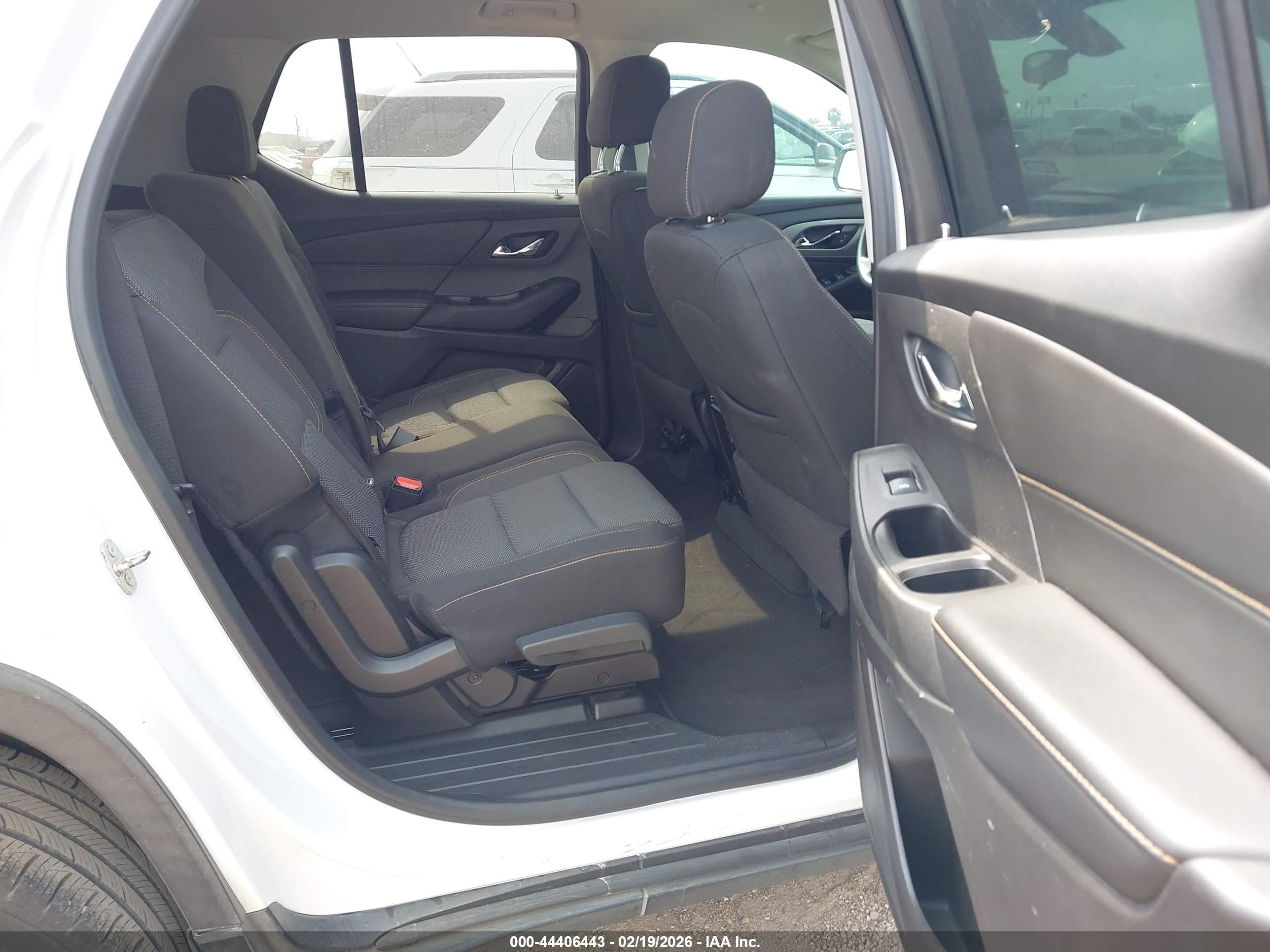 CHEVROLET TRAVERSE image 8