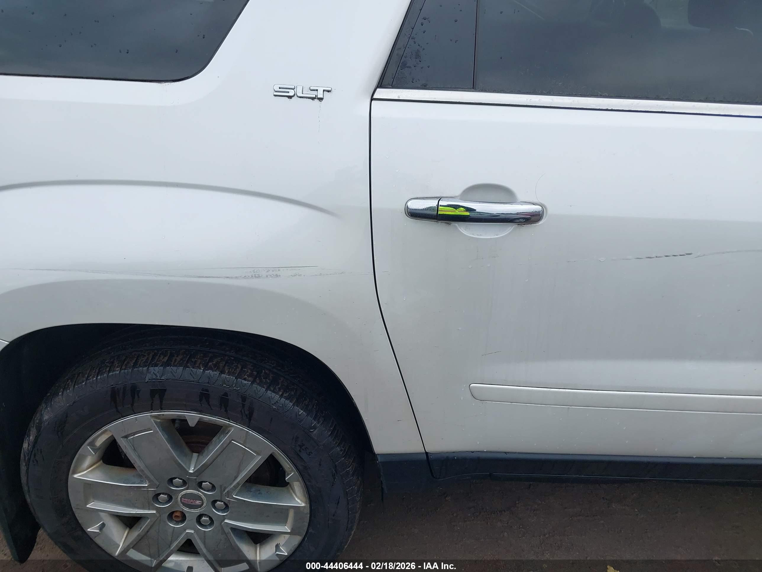 GMC ACADIA image 6